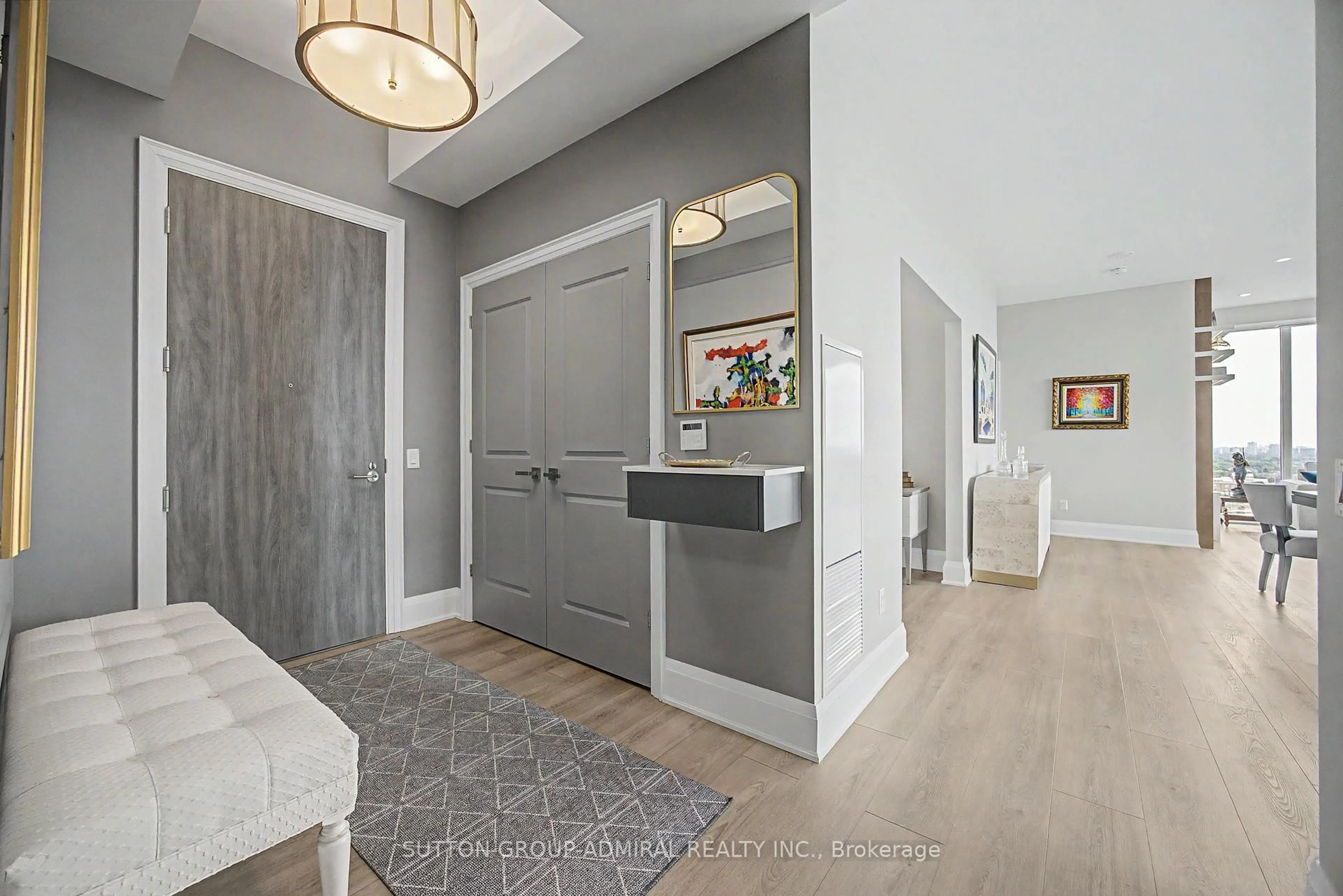 Indoor entryway for 10 Gatineau Dr #1502, Vaughan Ontario L4J 0L2