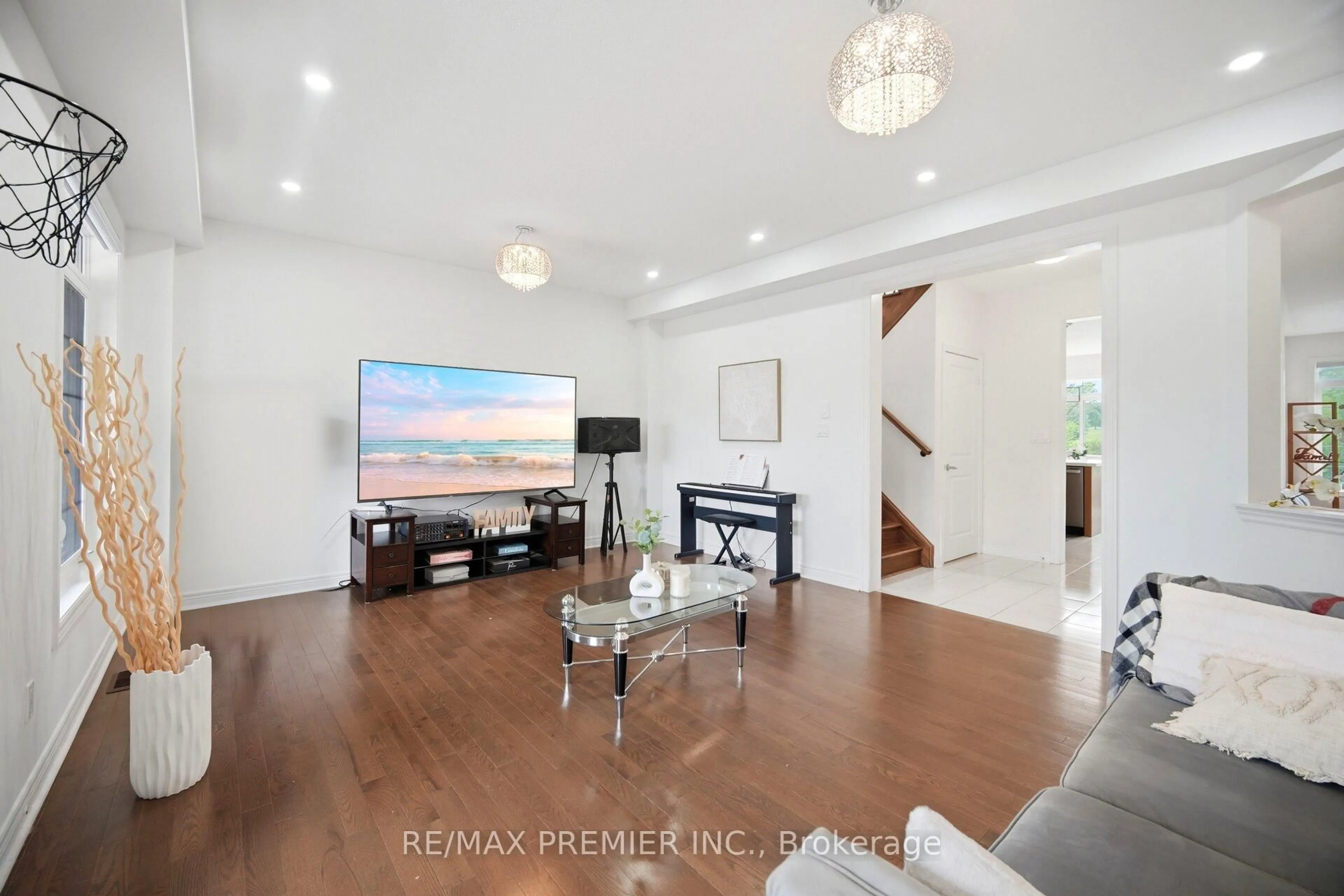 Unknown for 100 Inverness Way, Bradford West Gwillimbury Ontario L3Z 0W5