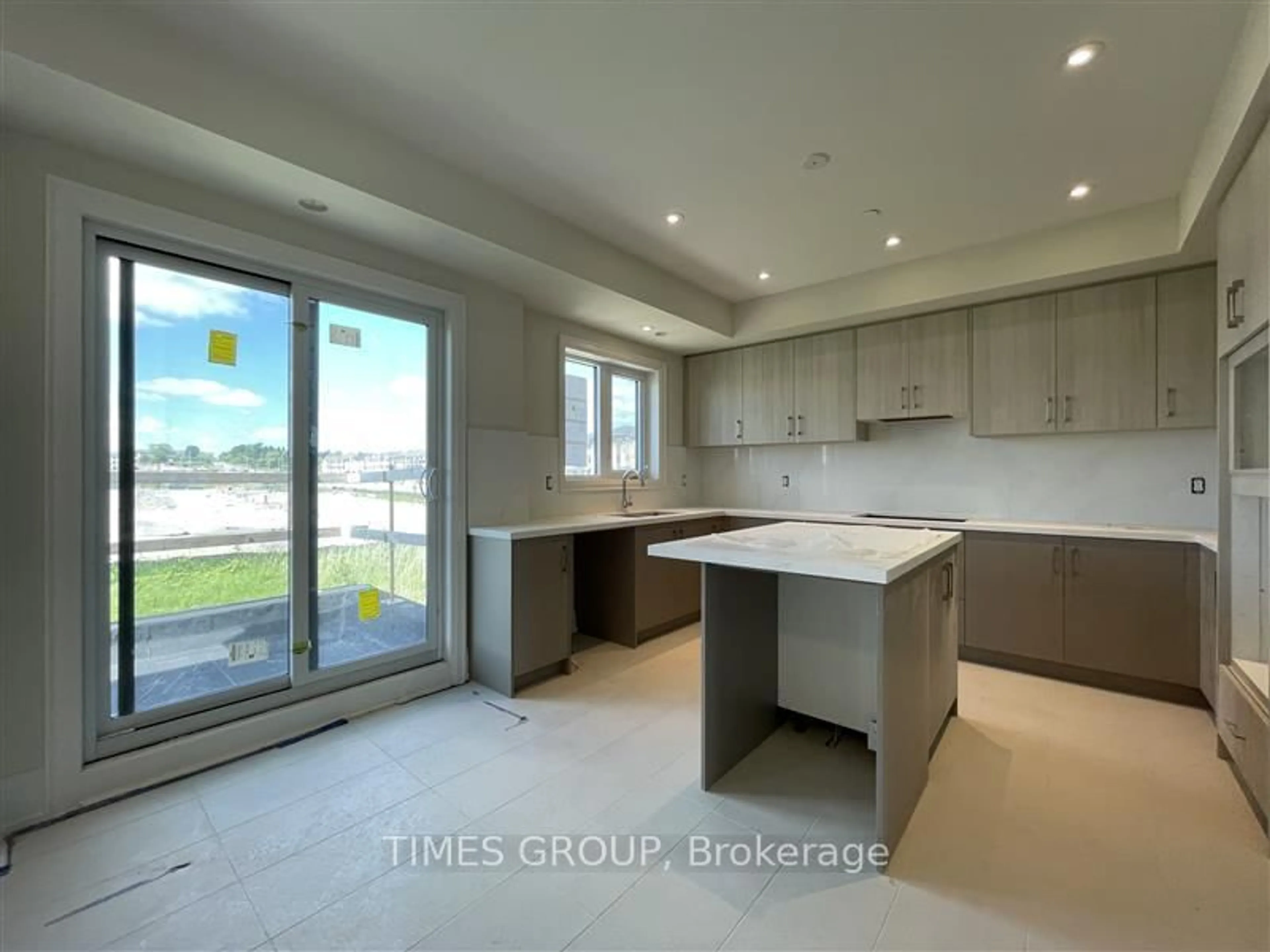 Open concept kitchen, unknown for 52 Grimsby Lane, Richmond Hill Ontario L4S 1N3