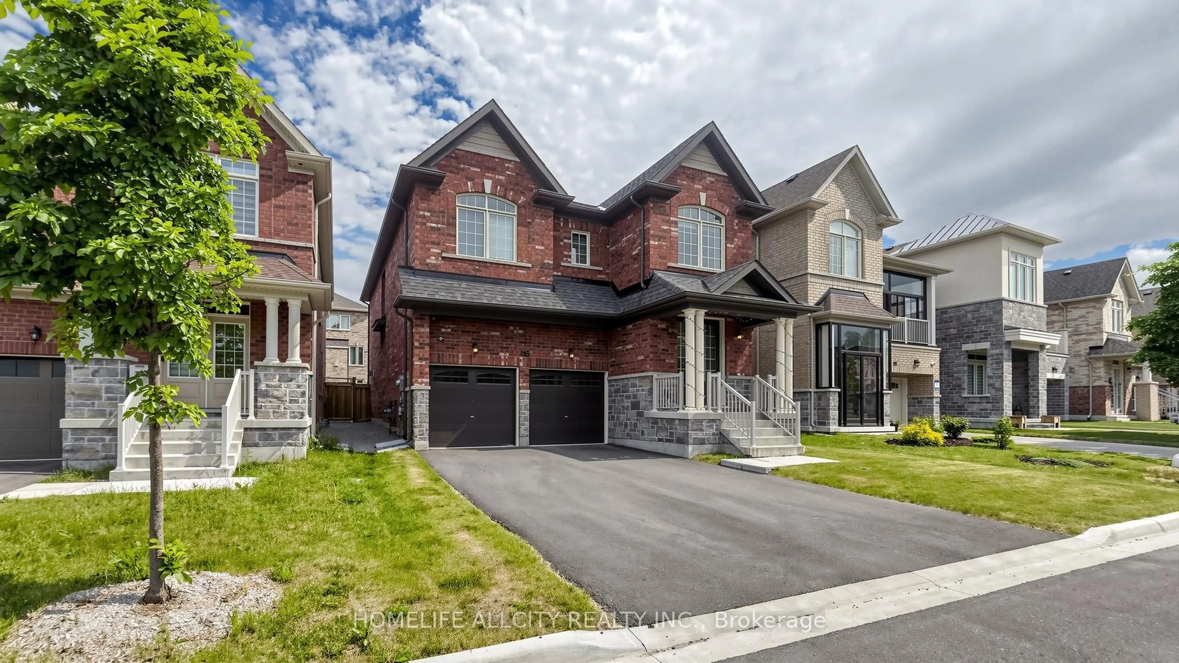 Home with brick exterior material, street for 115 Carriage Shop Bend, East Gwillimbury Ontario L9N 0Y2