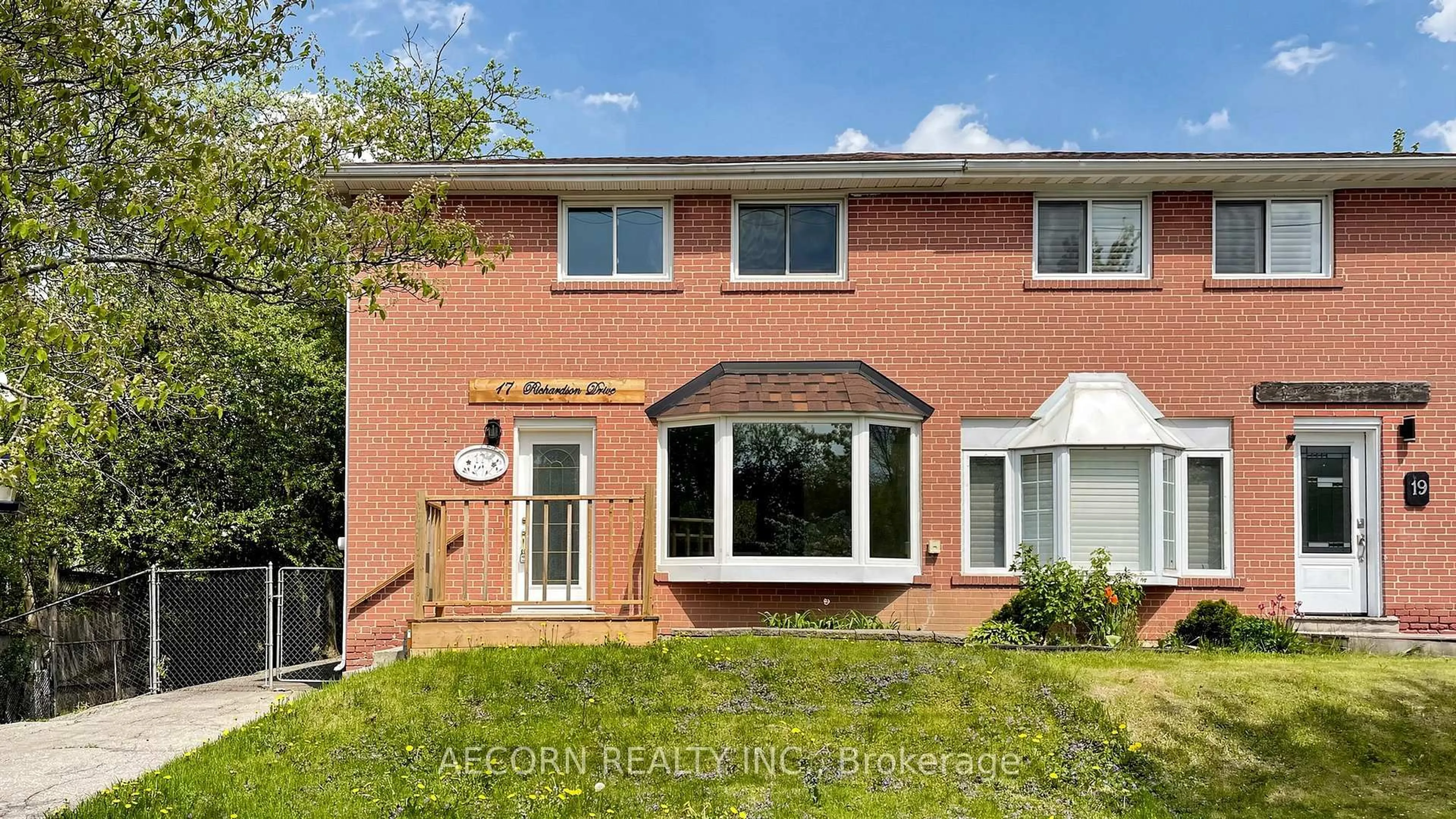 Home with brick exterior material, street for 17 Richardson Dr, Aurora Ontario L4G 1Z2