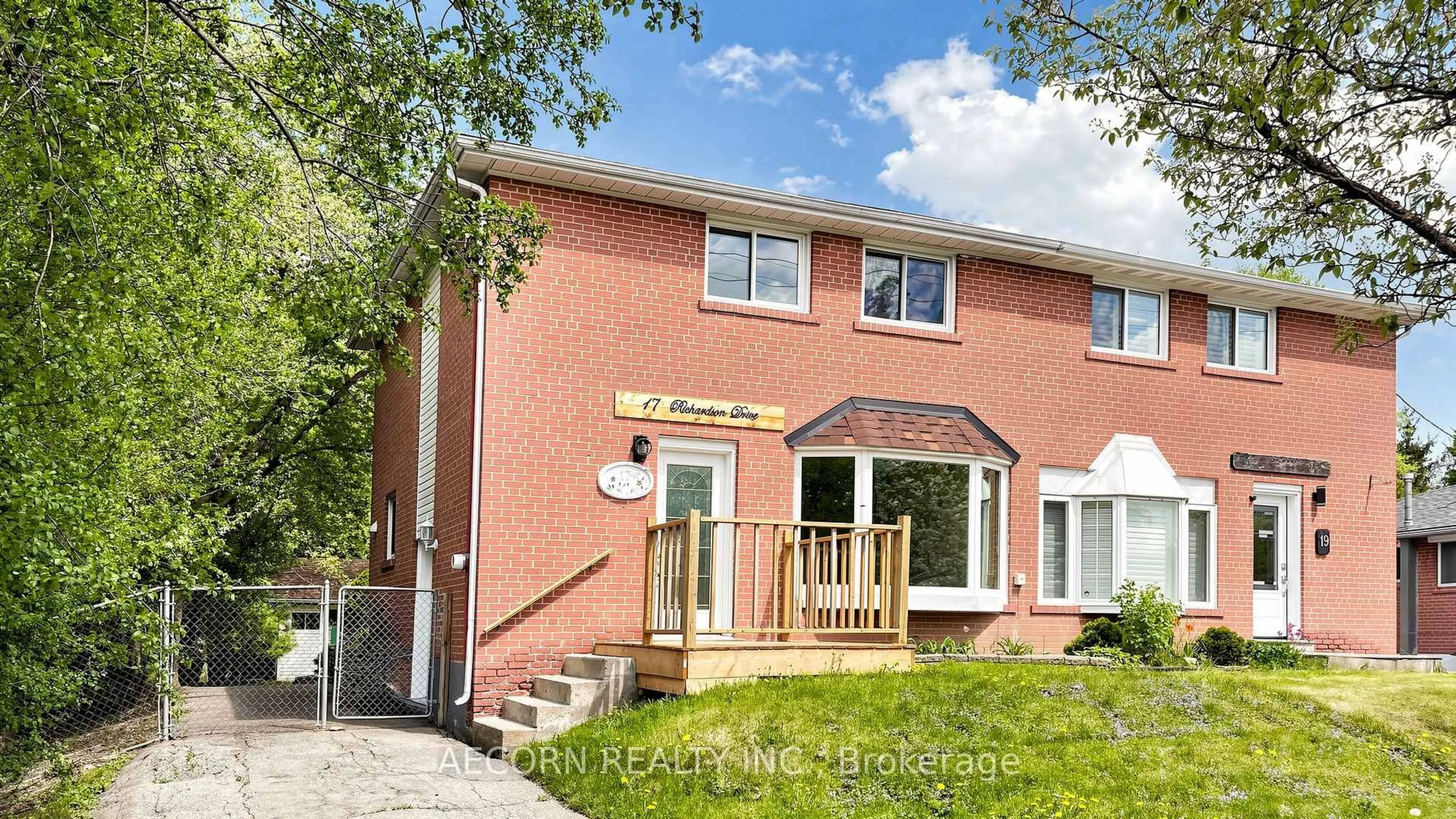 Home with brick exterior material, street for 17 Richardson Dr, Aurora Ontario L4G 1Z2