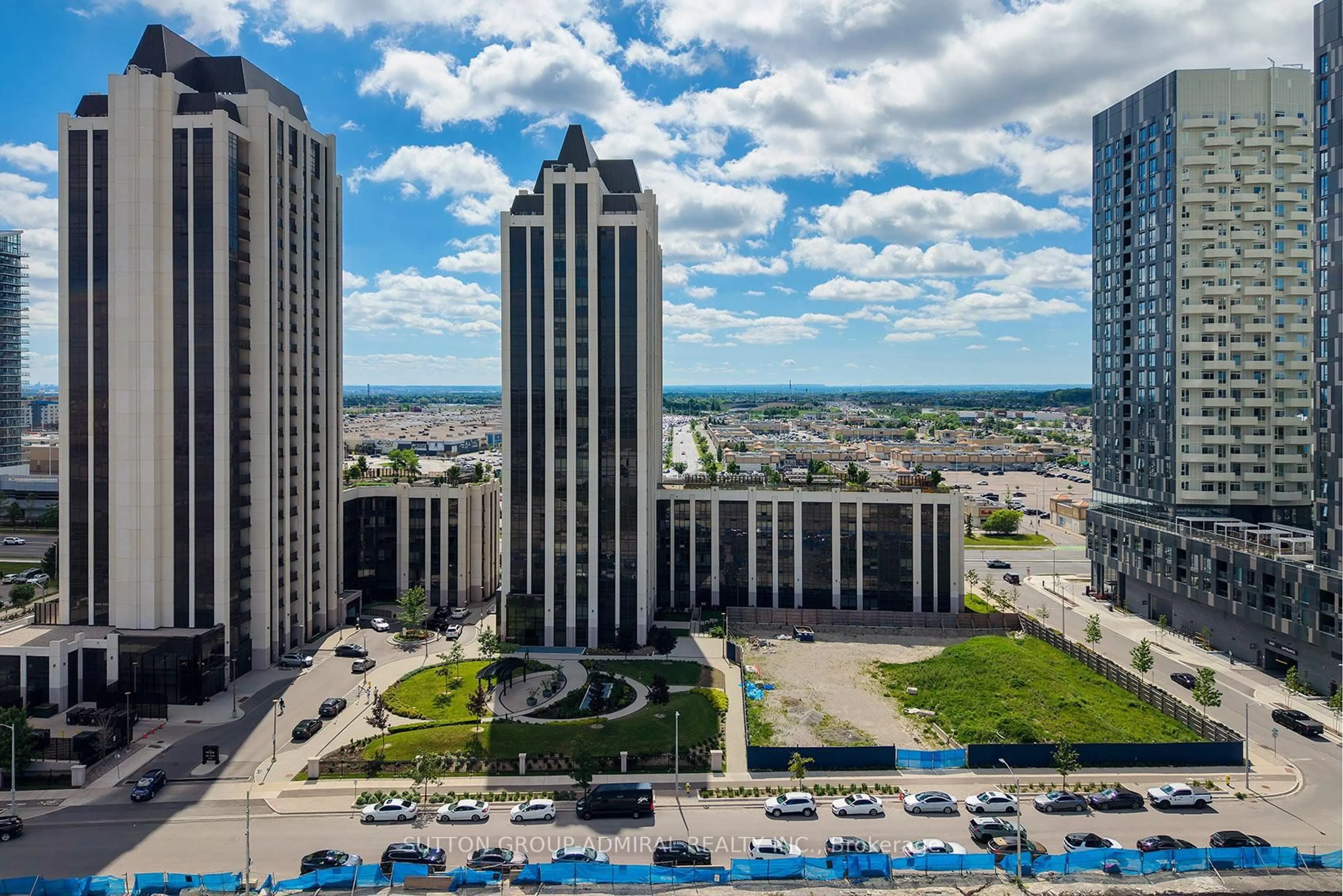 A pic from outside/outdoor area/front of a property/back of a property/a pic from drone, city buildings view from balcony for 9085 Jane St #1804, Vaughan Ontario L4K 0L8
