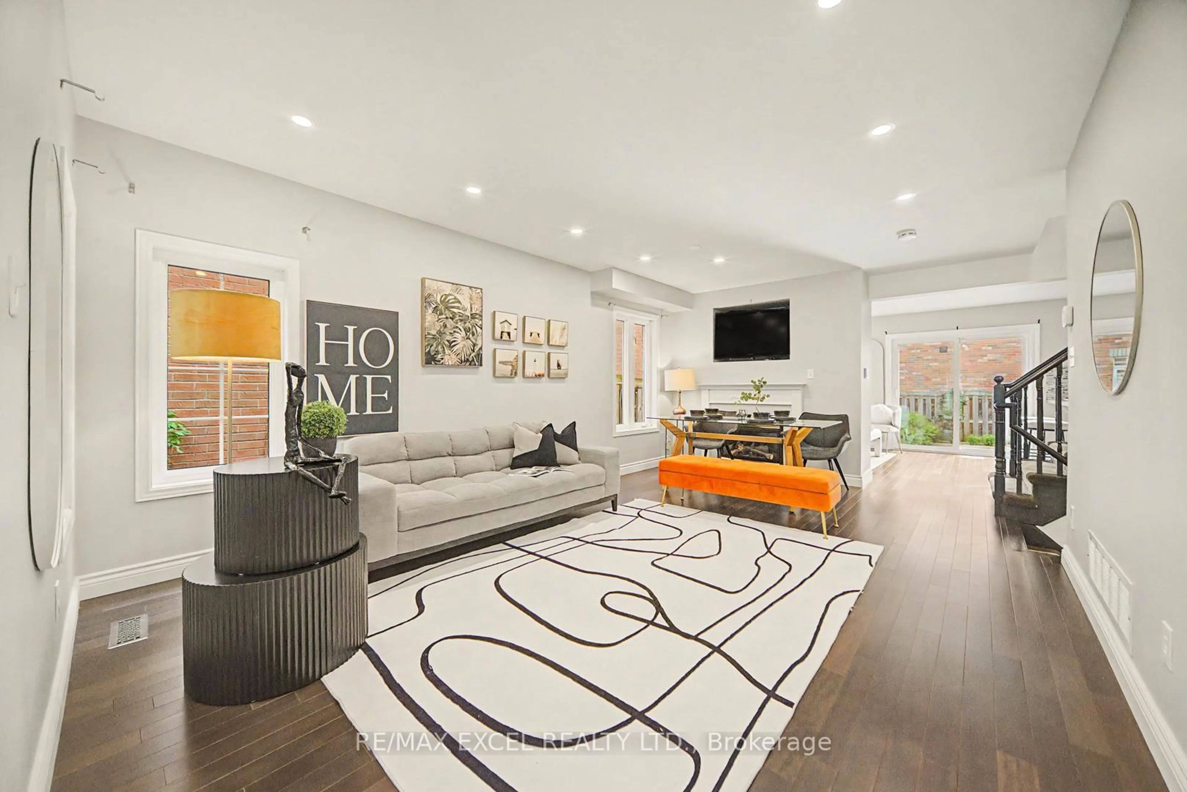 Living room with furniture, unknown for 40 Outlook Terrace Dr, Markham Ontario L6E 1J9