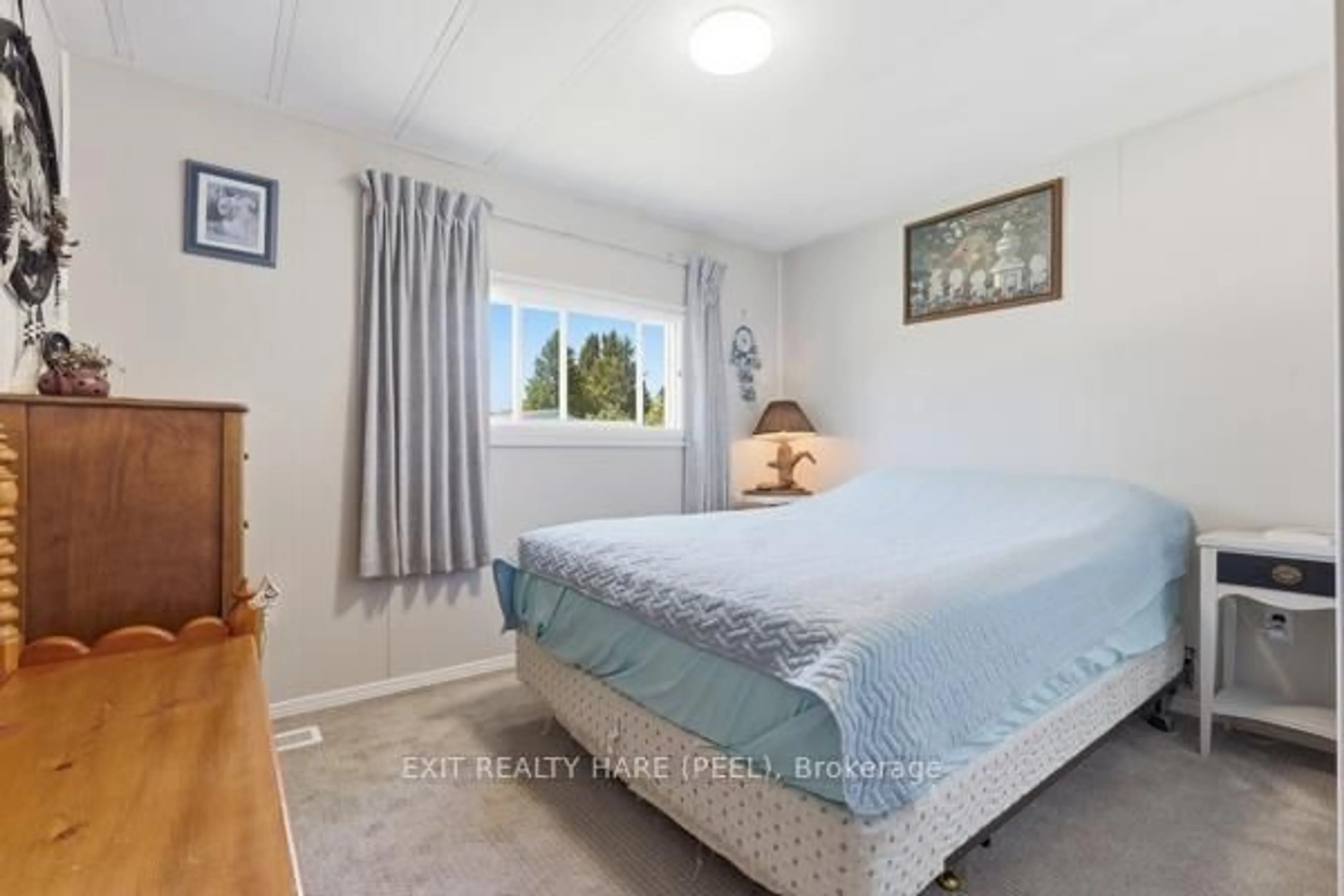 Bedroom with bed, unknown for 1 Centre Park St, Essa Ontario L3W 0A5