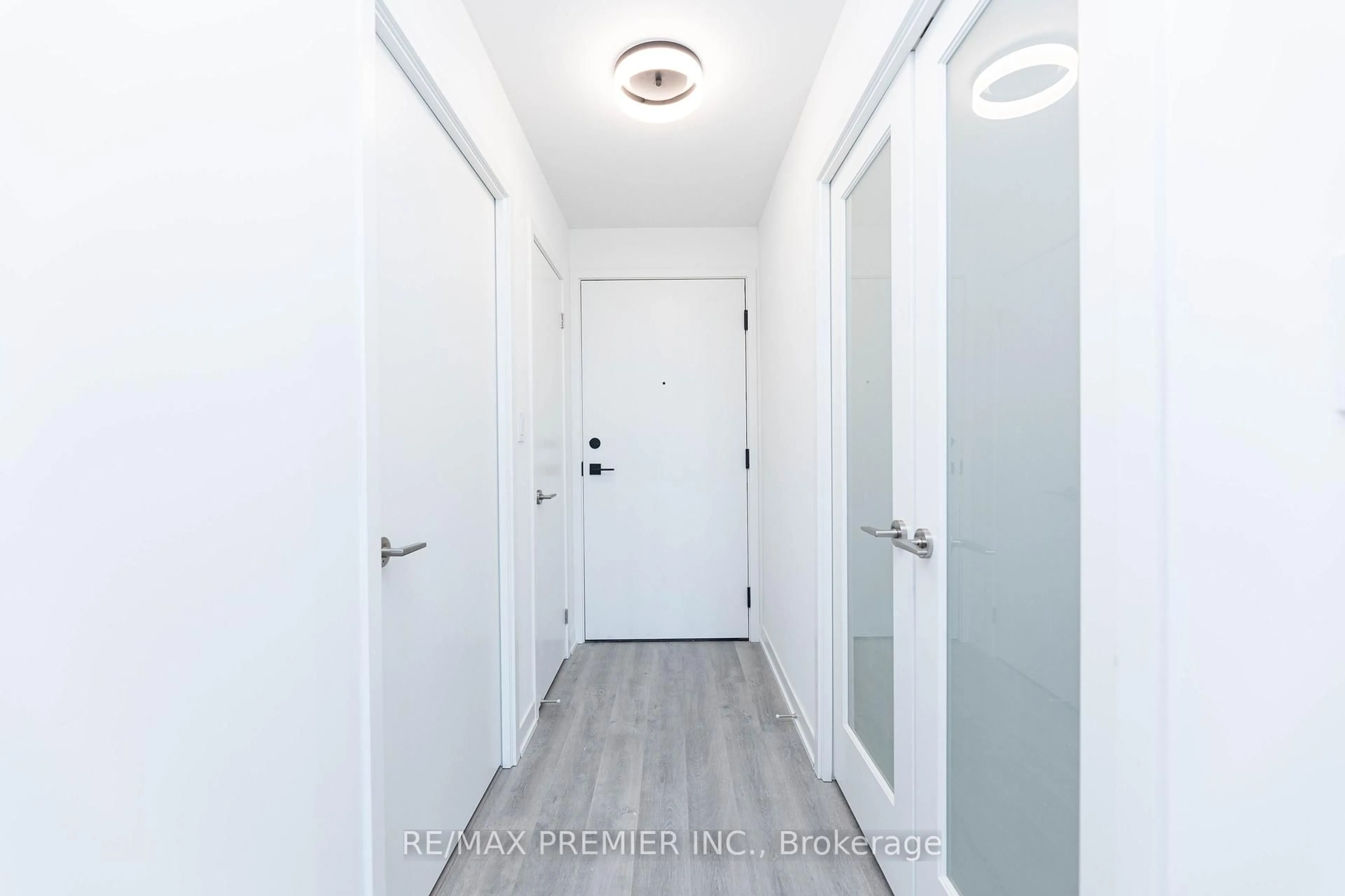 Indoor entryway for 292 Verdale Crossing #805B, Markham Ontario L6G 0G6