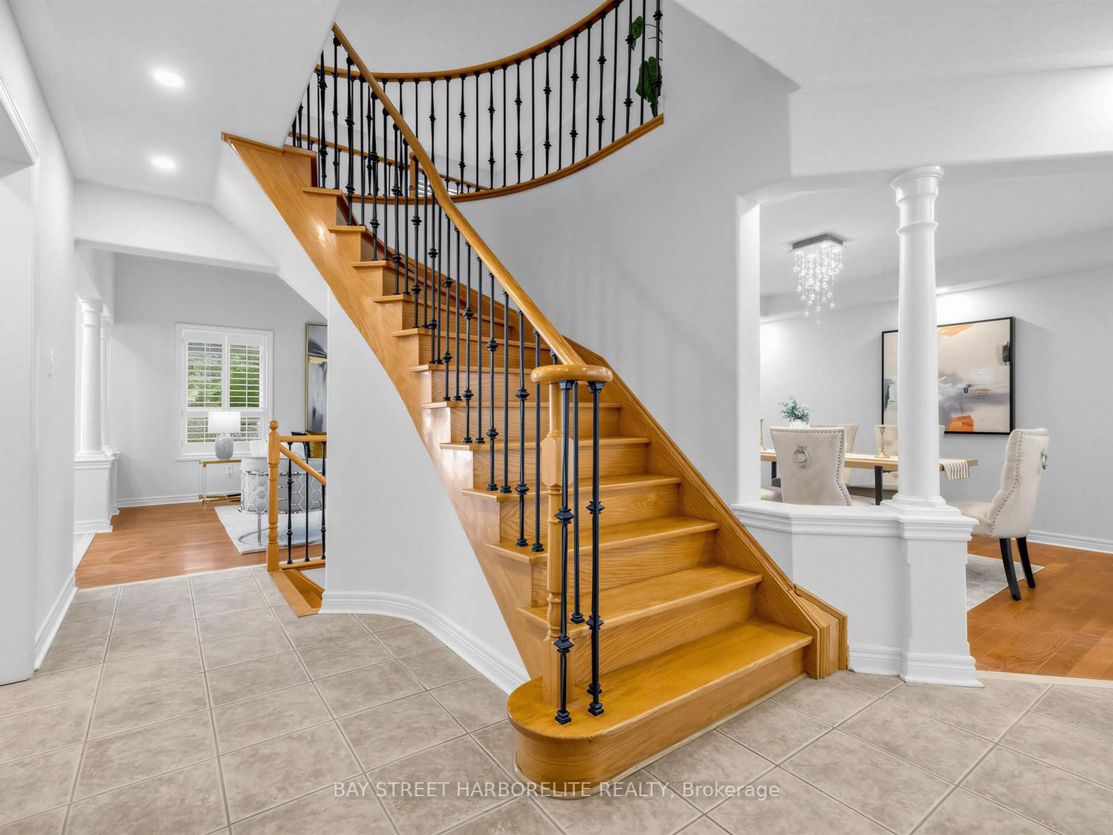 Unknown for 81 Laurendale Ave, Georgina Ontario L4P 4G3