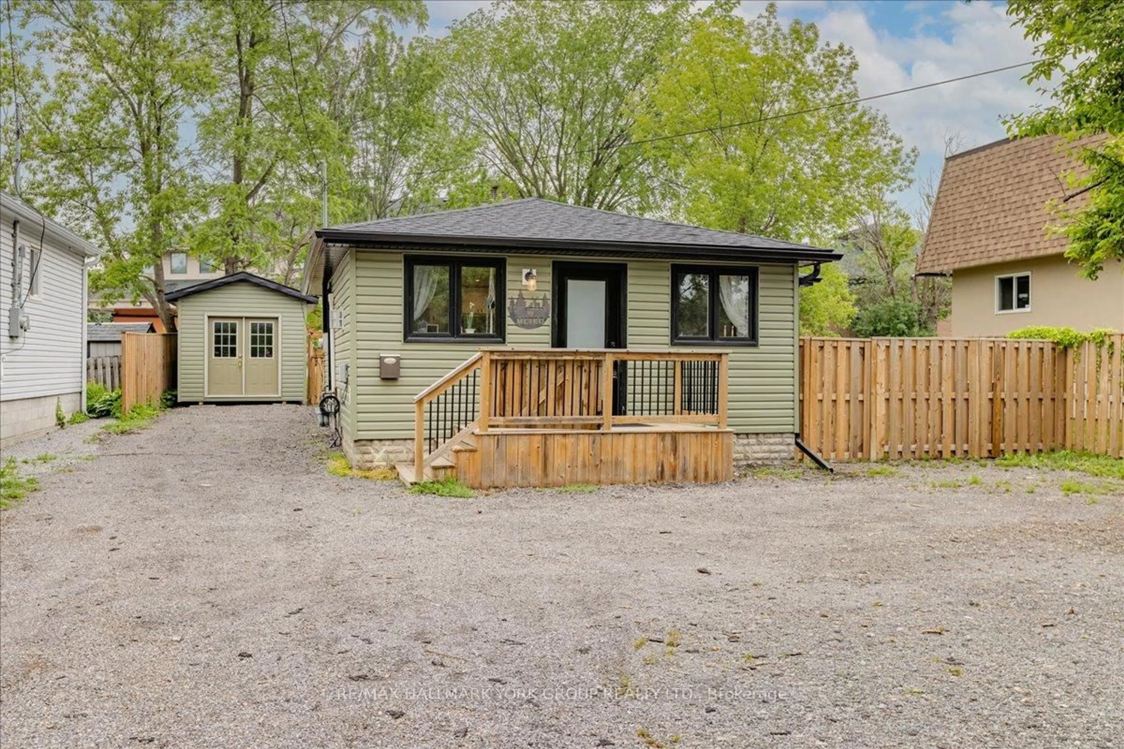Unknown for 19 Metro Rd, Georgina Ontario L4P 1V7