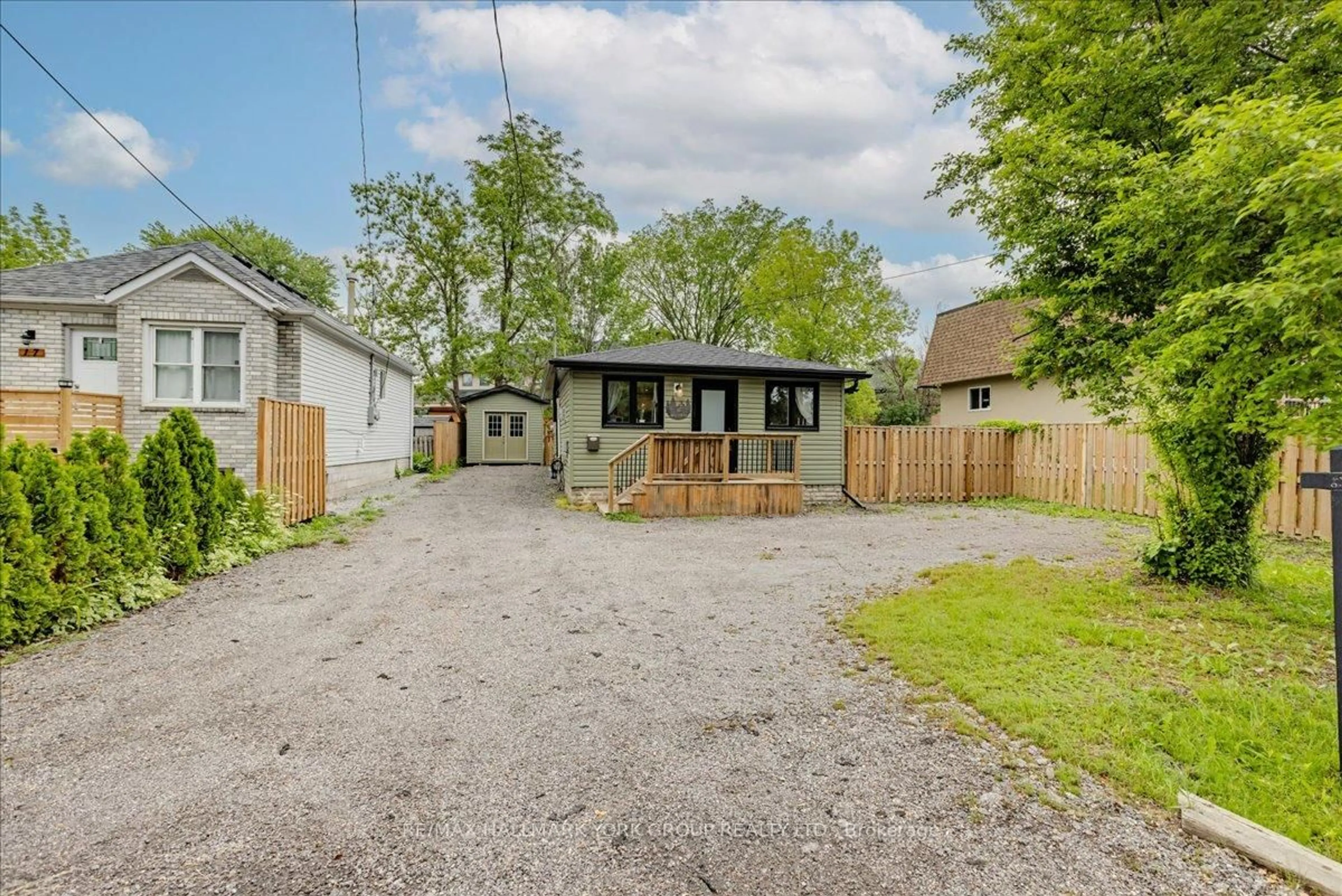 Unknown for 19 Metro Rd, Georgina Ontario L4P 1V7
