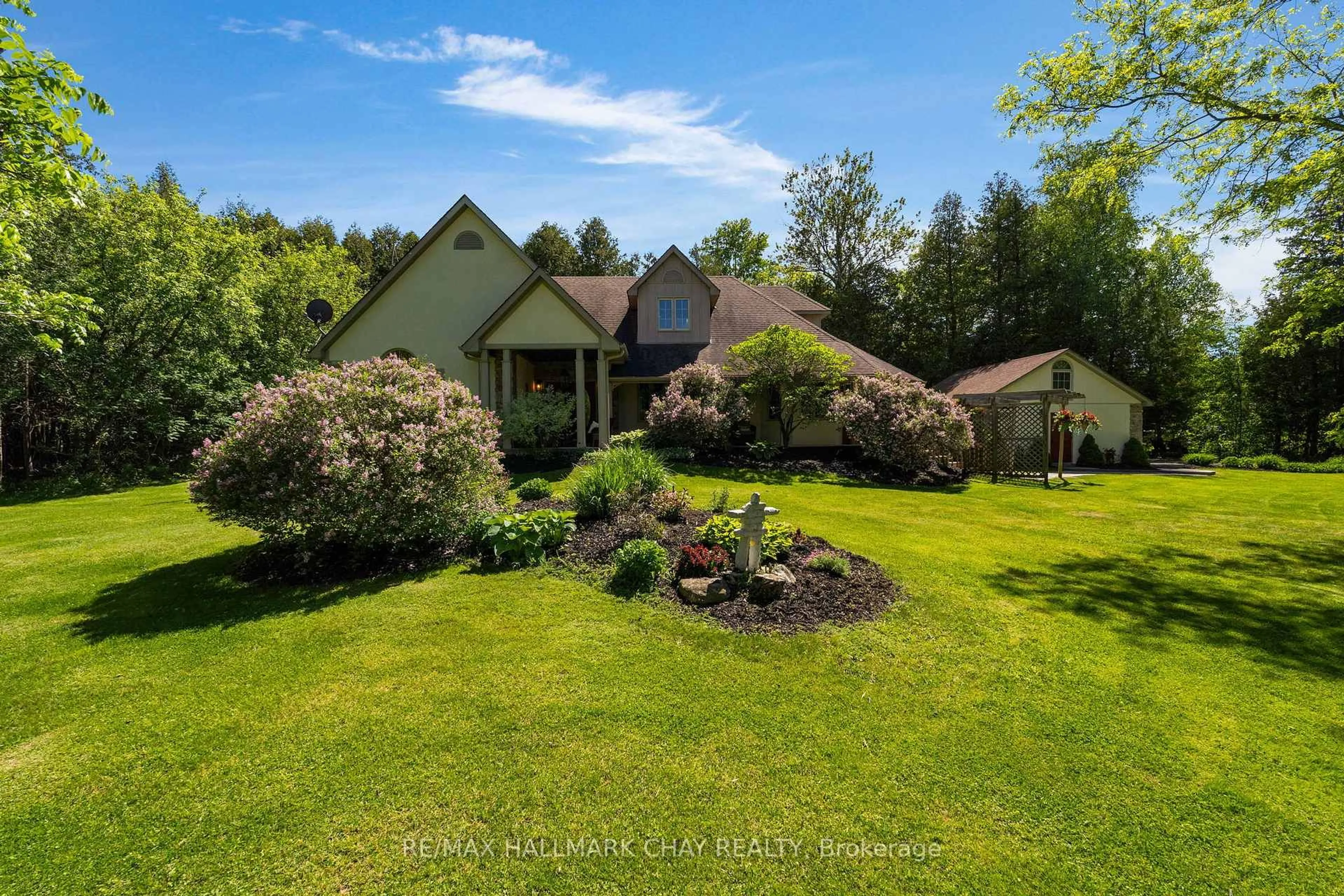A pic from outside/outdoor area/front of a property/back of a property/a pic from drone, water/lake/river/ocean view for 381 Regional 8 Rd, Uxbridge Ontario L9P 1R1
