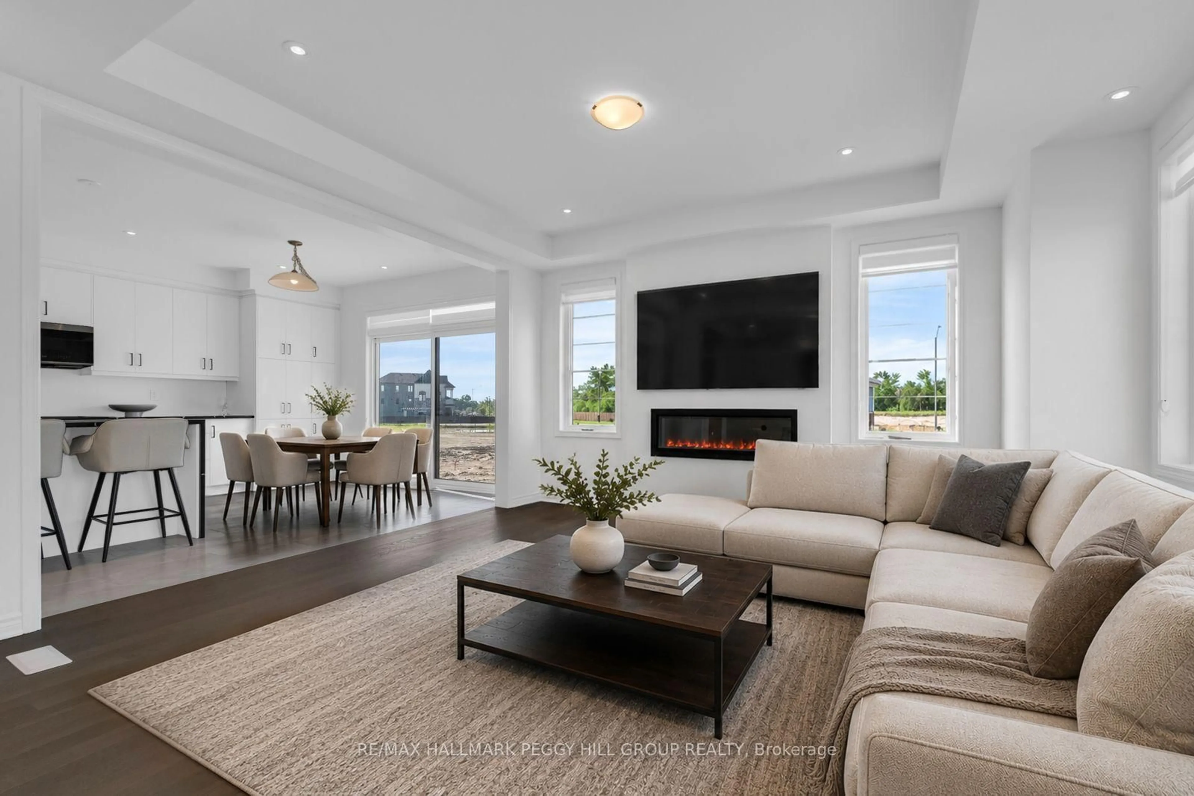 Living room with furniture, unknown for 641 Newlove St, Innisfil Ontario L9S 0S3