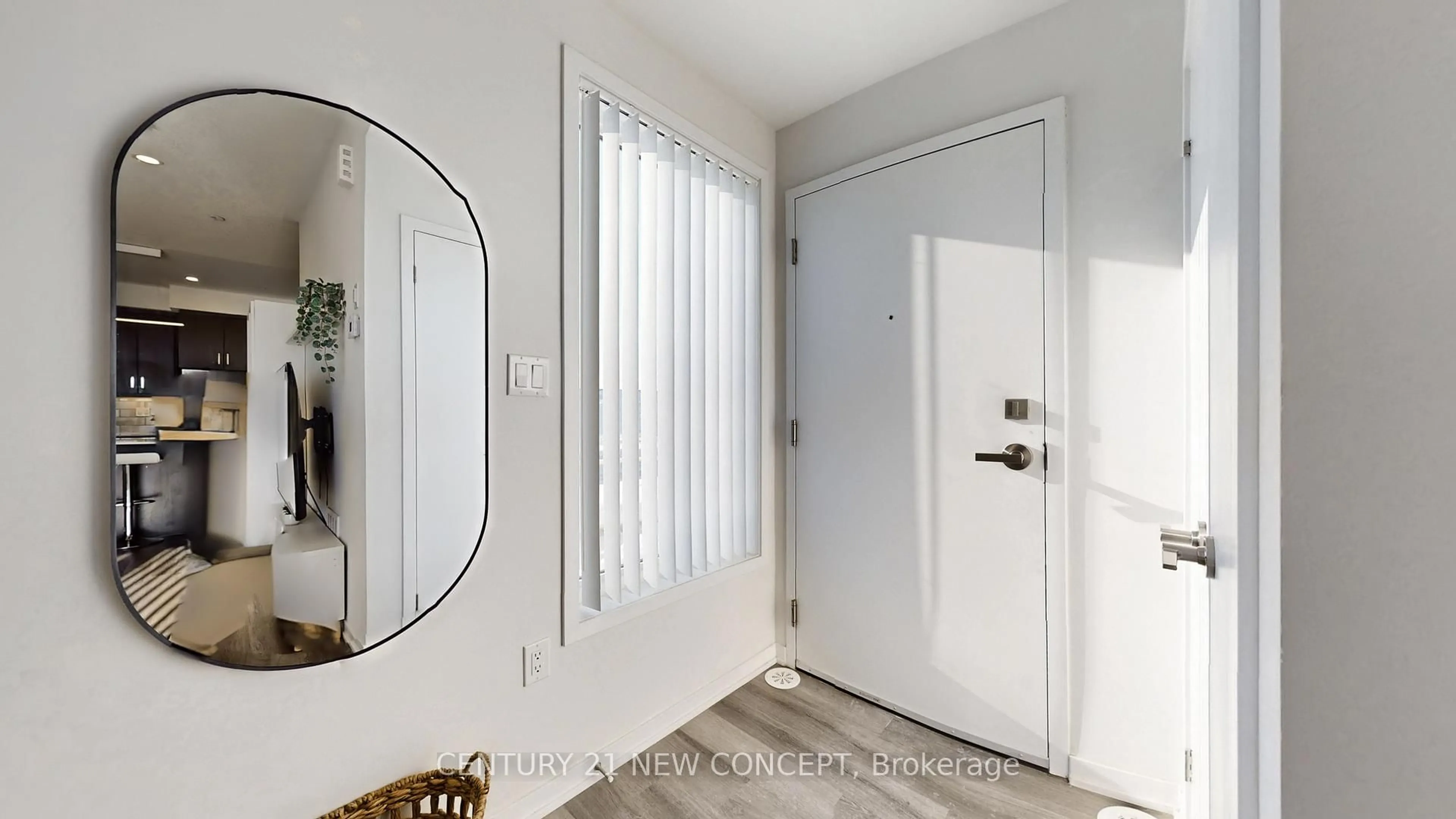 Indoor entryway for 140 Honeycrisp Cres #TH 284, Vaughan Ontario L4K 0N7