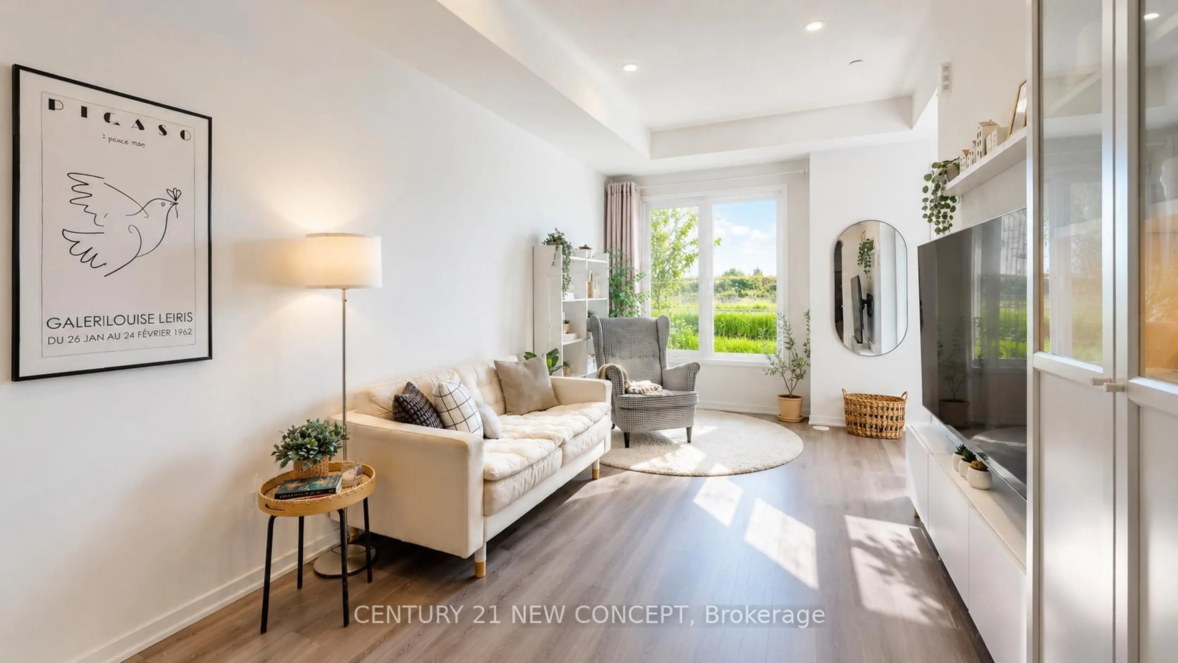 Living room with furniture, unknown for 140 Honeycrisp Cres #TH 284, Vaughan Ontario L4K 0N7
