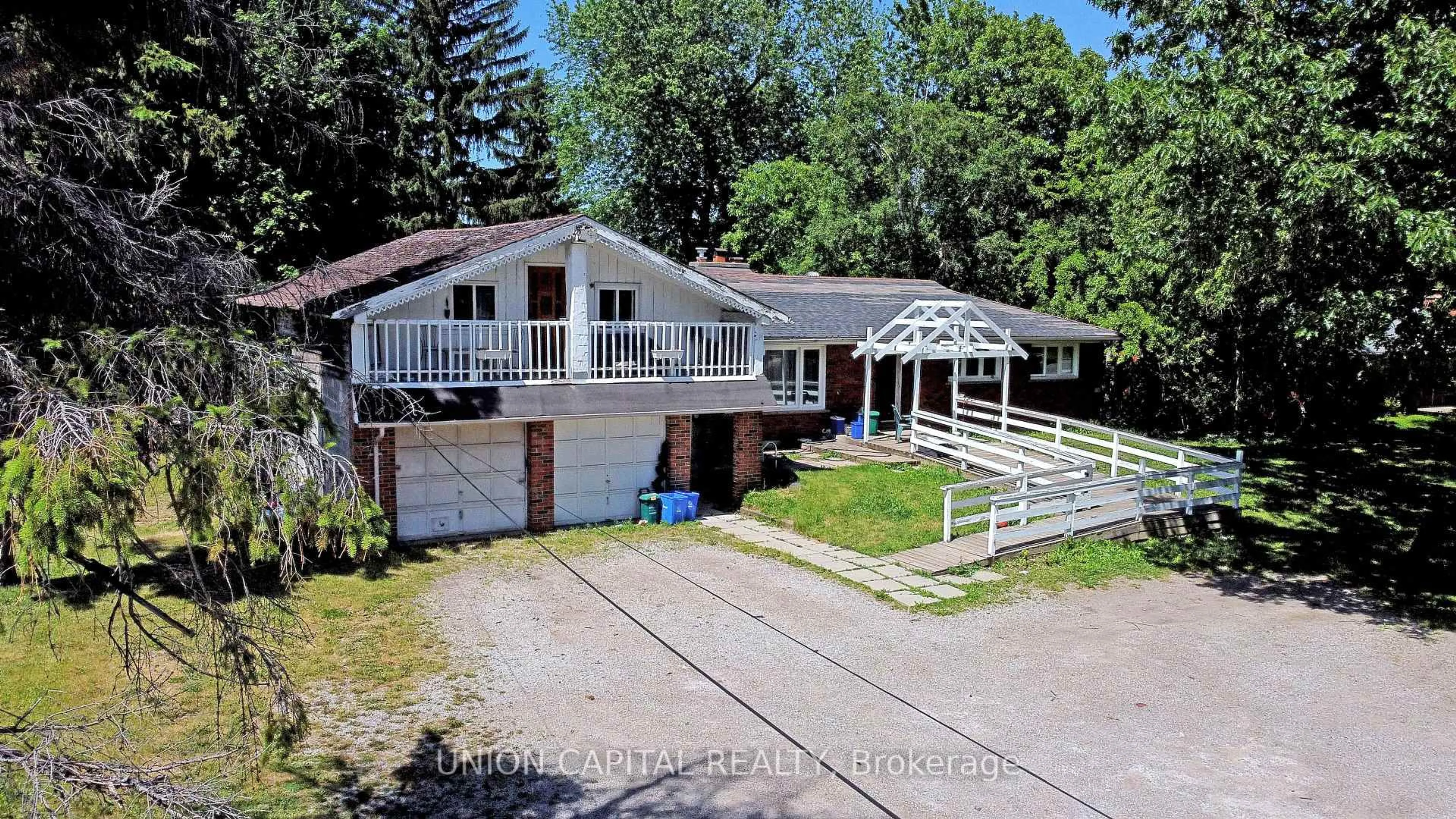 A pic from outside/outdoor area/front of a property/back of a property/a pic from drone, street for 4914 14th Ave, Markham Ontario L3S 3K7
