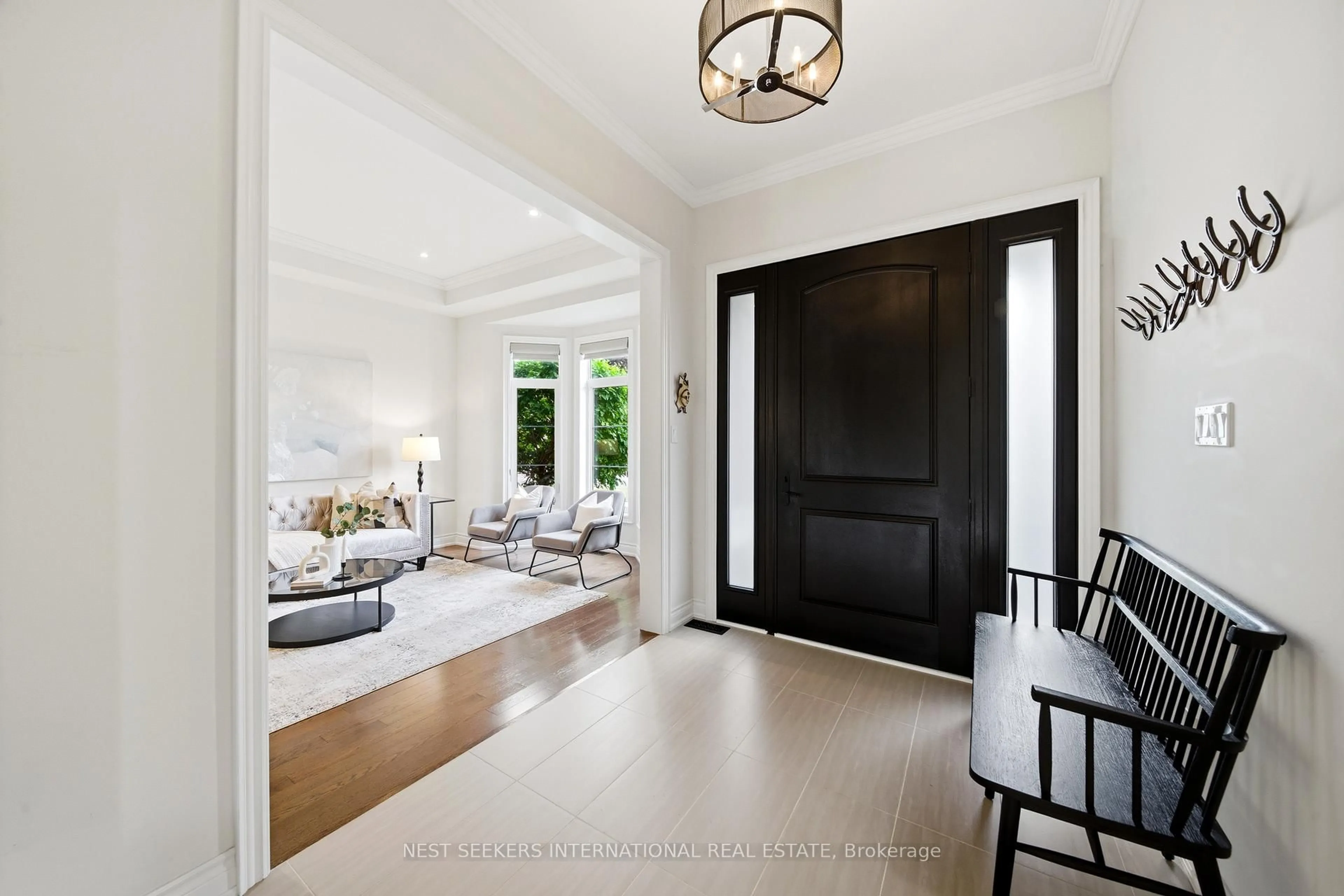 Indoor entryway for 9 Larkin Ave, King Ontario L7B 0N8