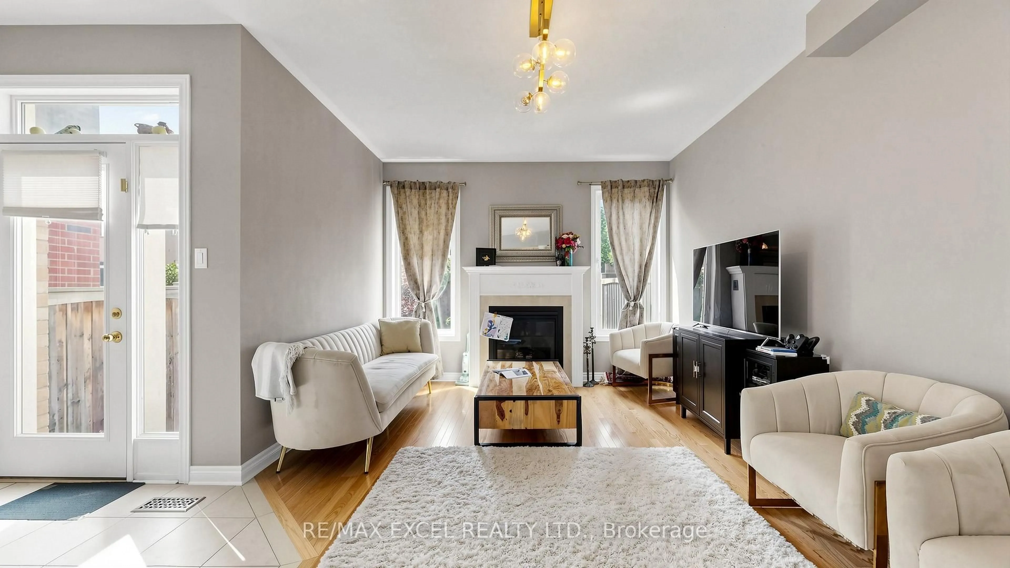 Living room with furniture, unknown for 176 Sir Sanford Fleming Way, Vaughan Ontario L6A 0V4