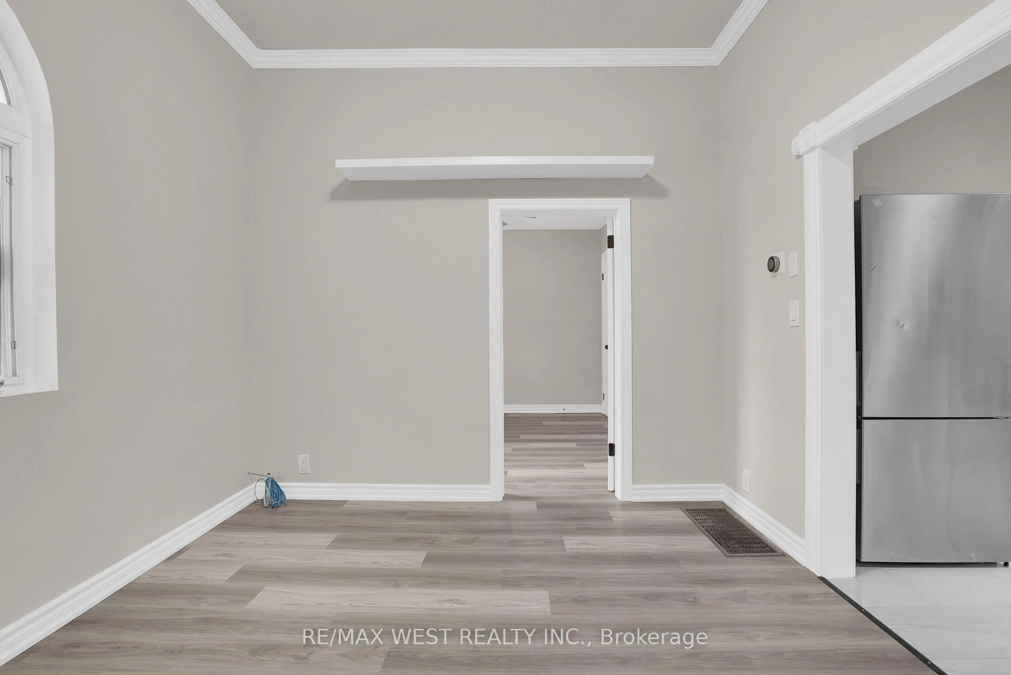 A pic of a room for 19015 Dufferin St, King Ontario L3Y 4V9
