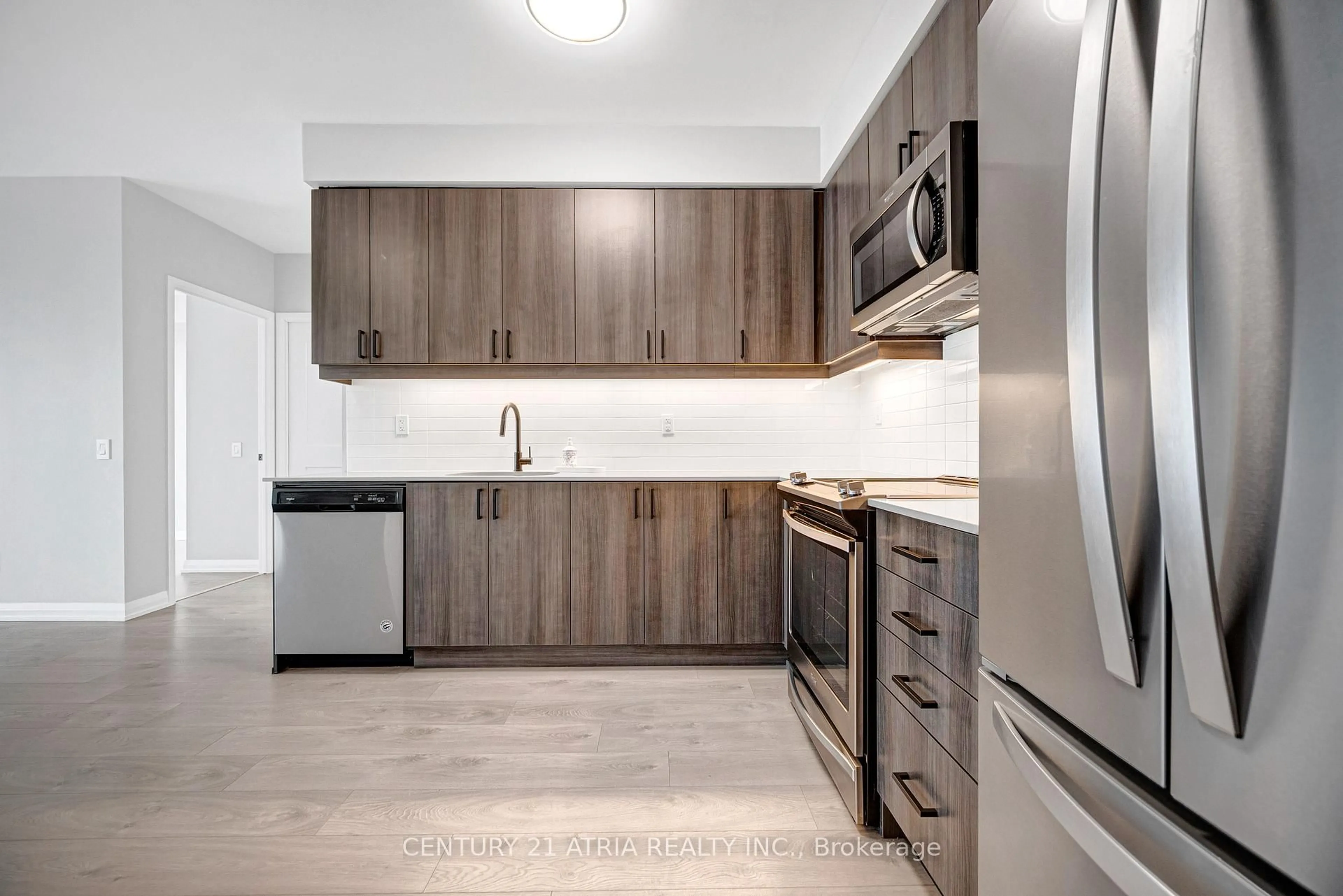 Standard kitchen, unknown for 7895 Jane St #2508, Vaughan Ontario L4K 0K2