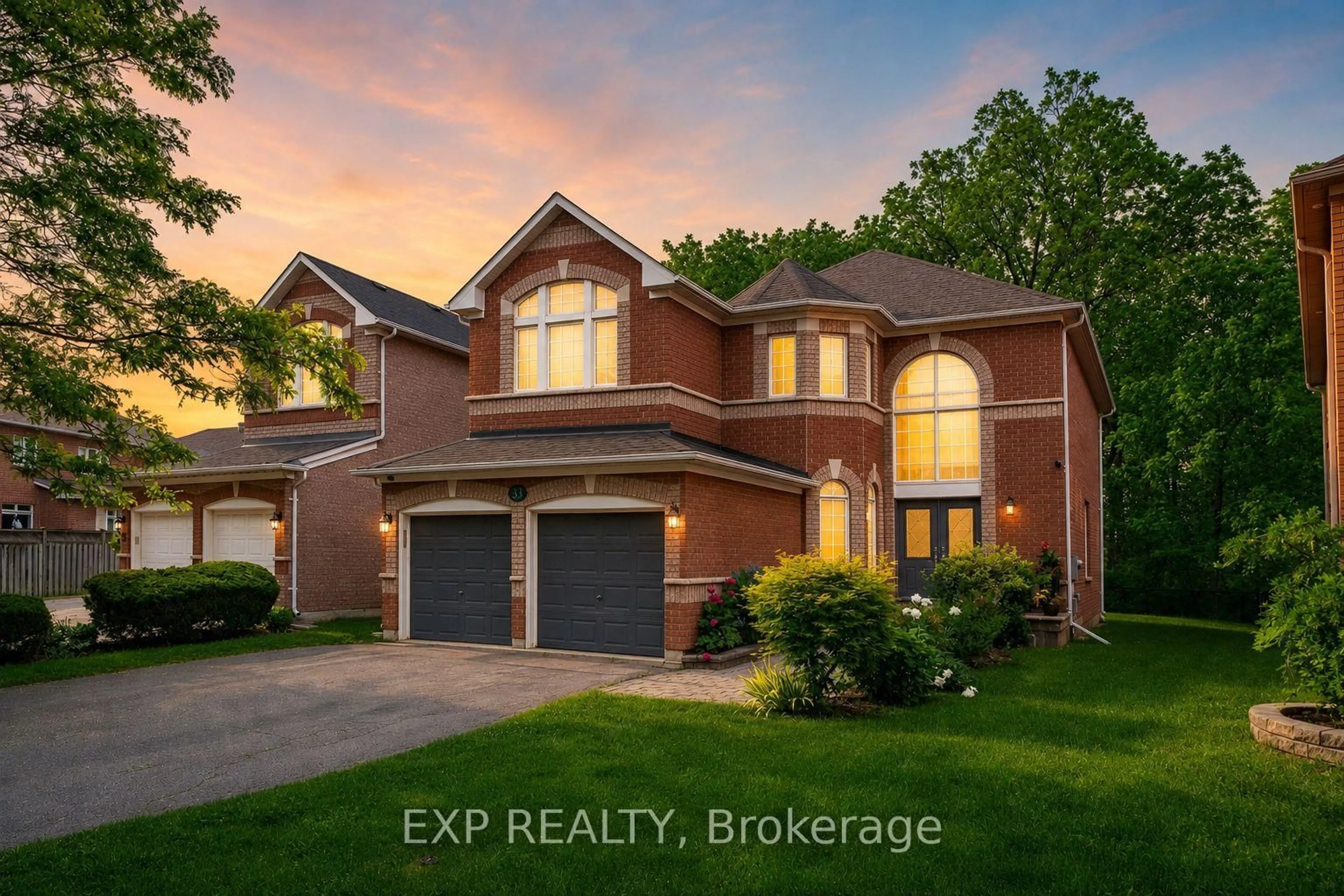 Home with brick exterior material, street for 33 Jonagold Crt, Richmond Hill Ontario L4S 1Y4