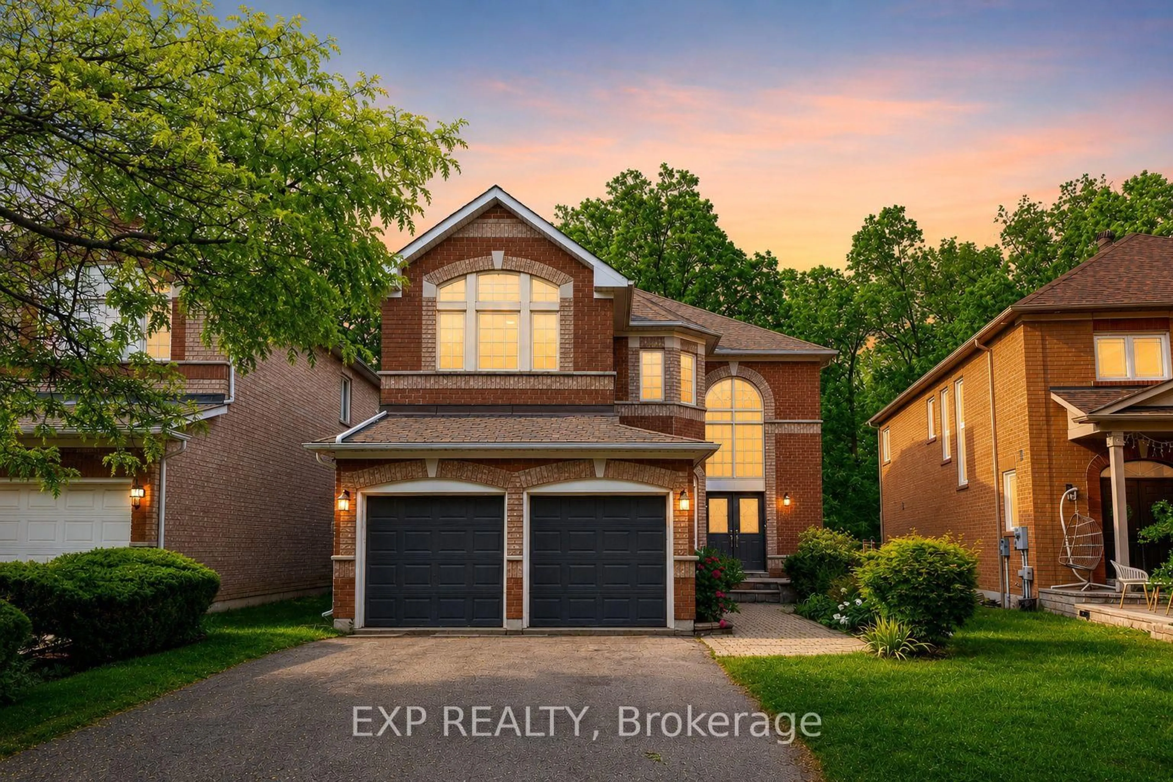 Home with brick exterior material, street for 33 Jonagold Crt, Richmond Hill Ontario L4S 1Y4