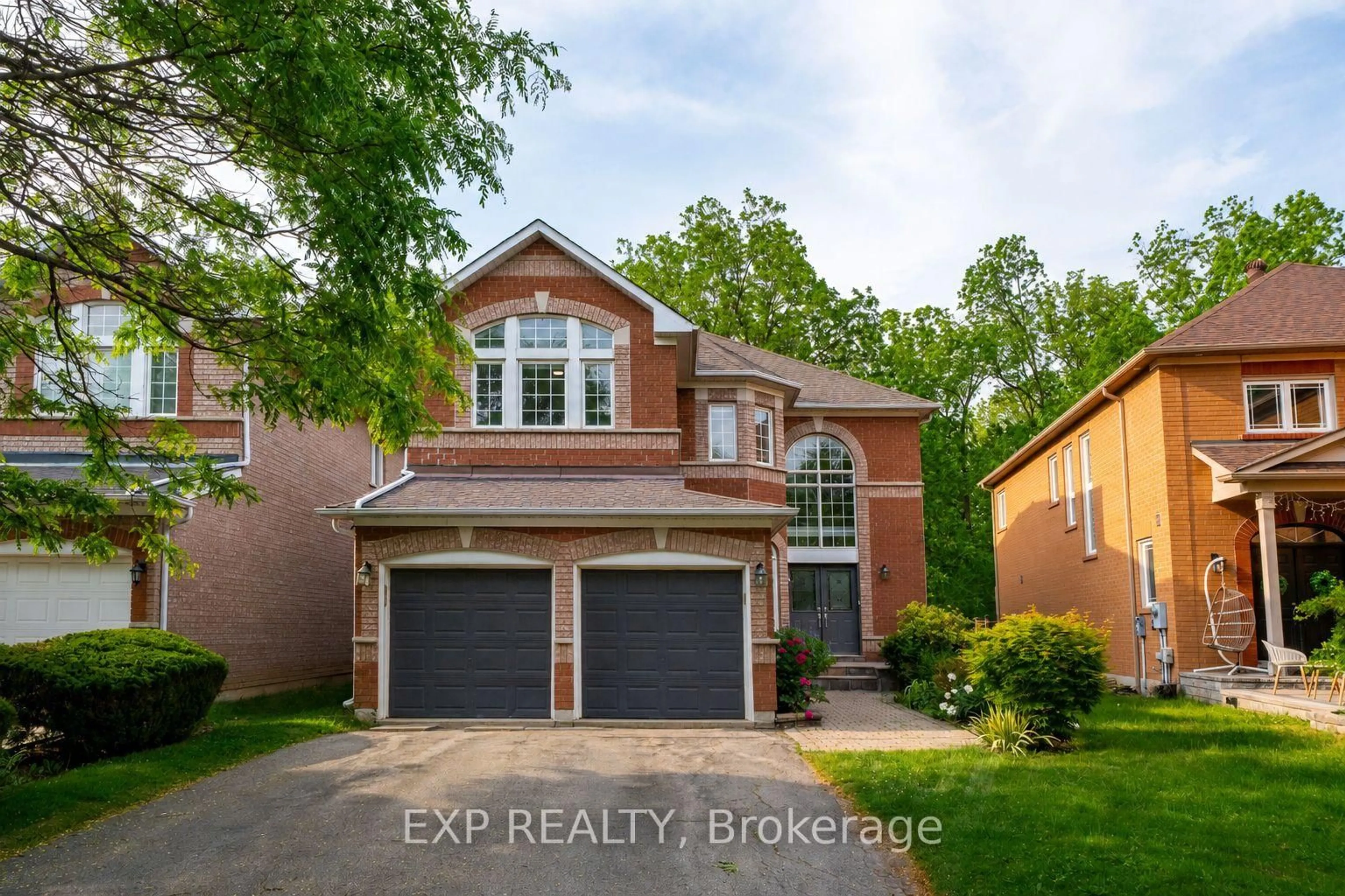 Home with brick exterior material, street for 33 Jonagold Crt, Richmond Hill Ontario L4S 1Y4