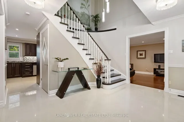 23 Fry Crt, Markham 5
