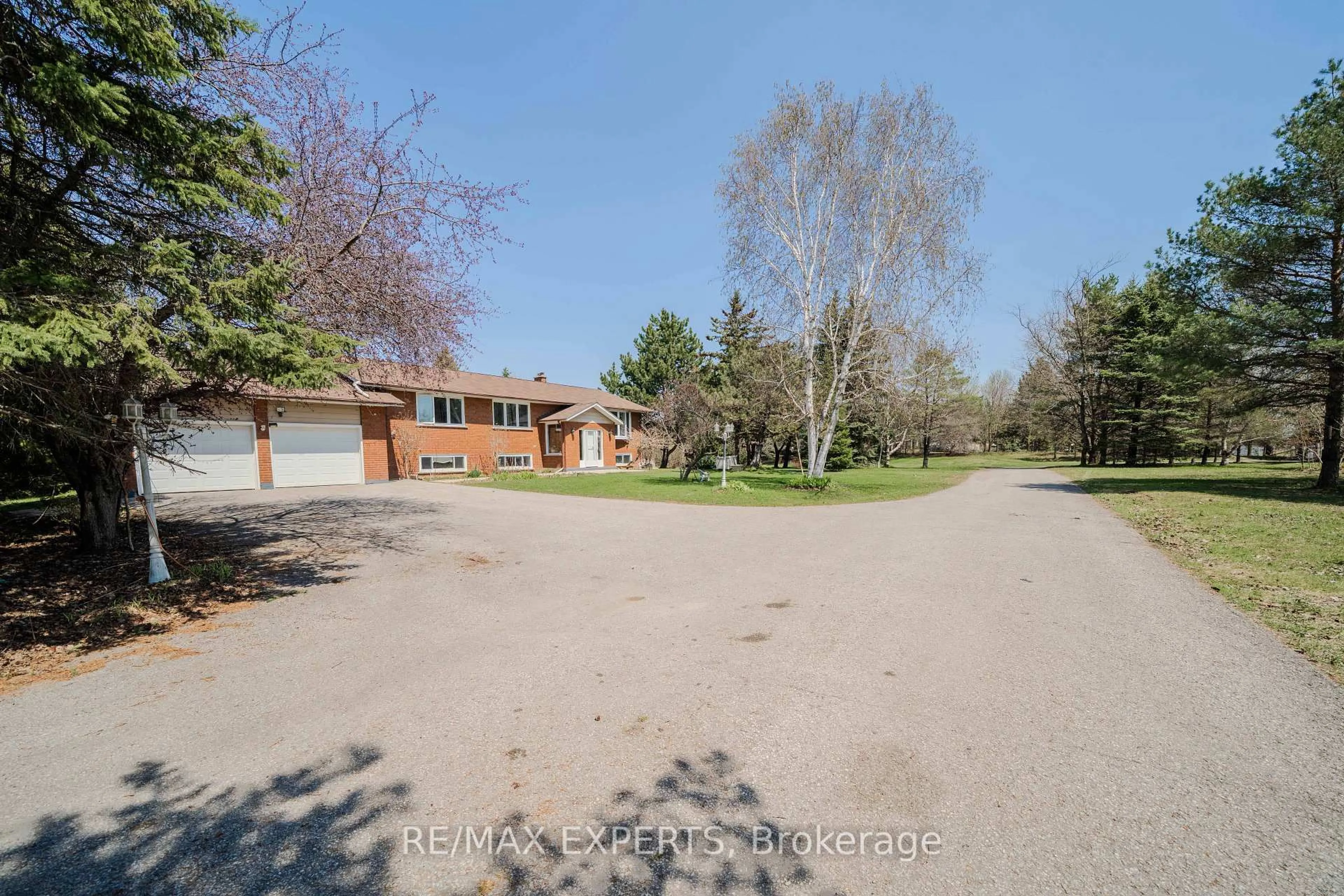 A pic from outside/outdoor area/front of a property/back of a property/a pic from drone, unknown for 6068 Bloomington Rd, Whitchurch-Stouffville Ontario L4A 2W8
