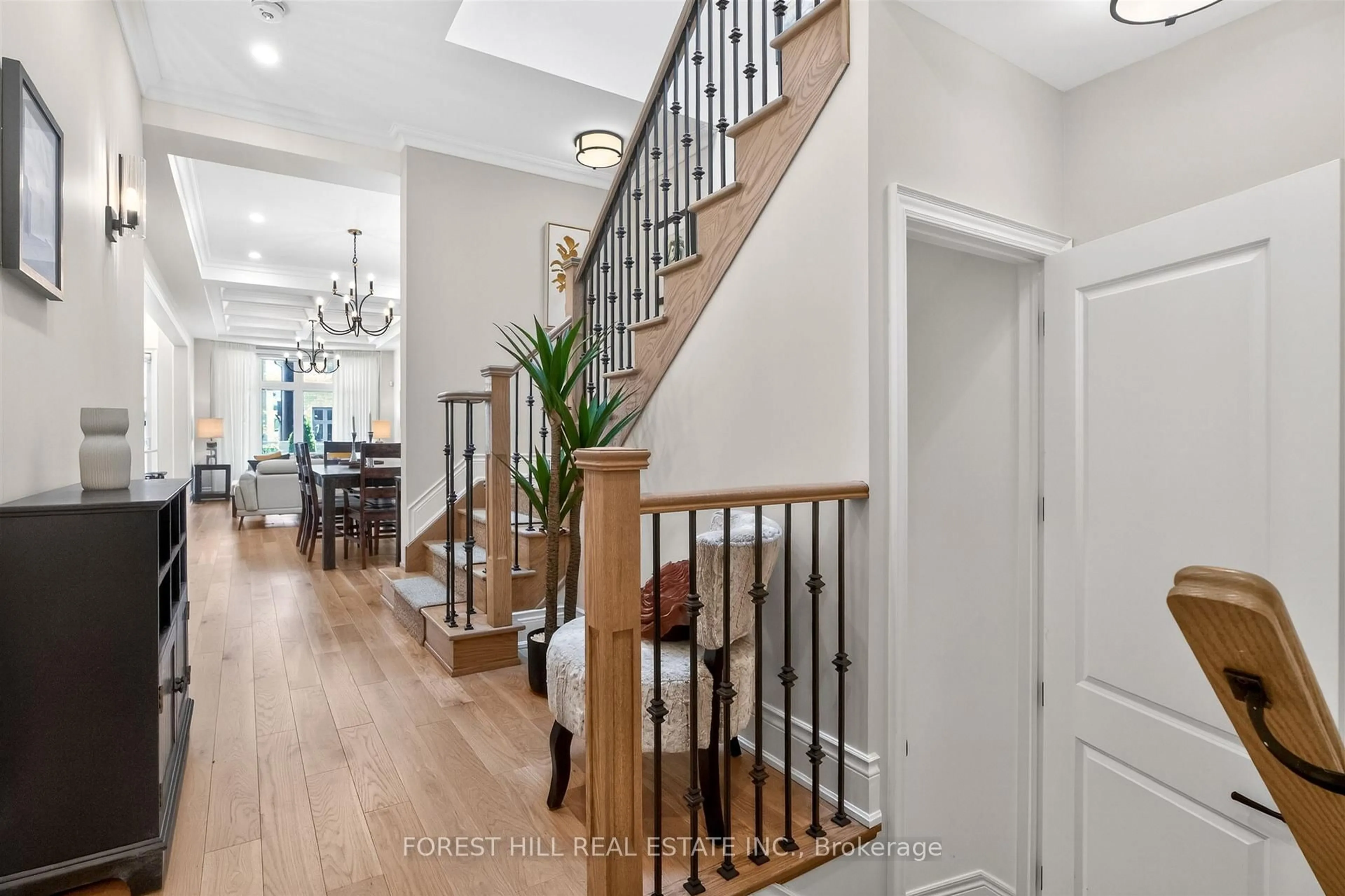 Indoor entryway for 9 Quasar Ave, Richmond Hill Ontario L4C 5G9