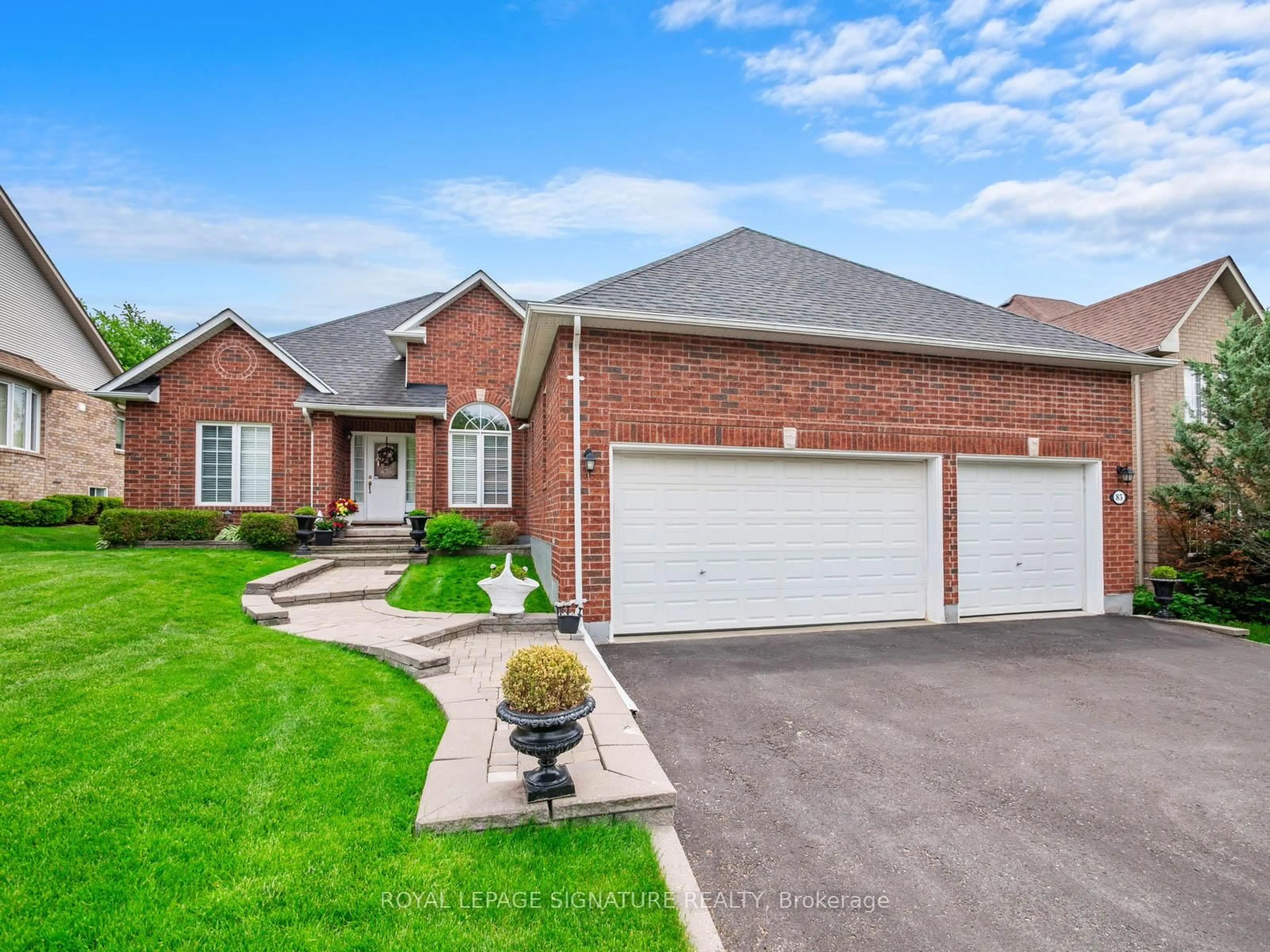 Home with brick exterior material, street for 85 Ferncroft Dr, Georgina Ontario L4P 4G7
