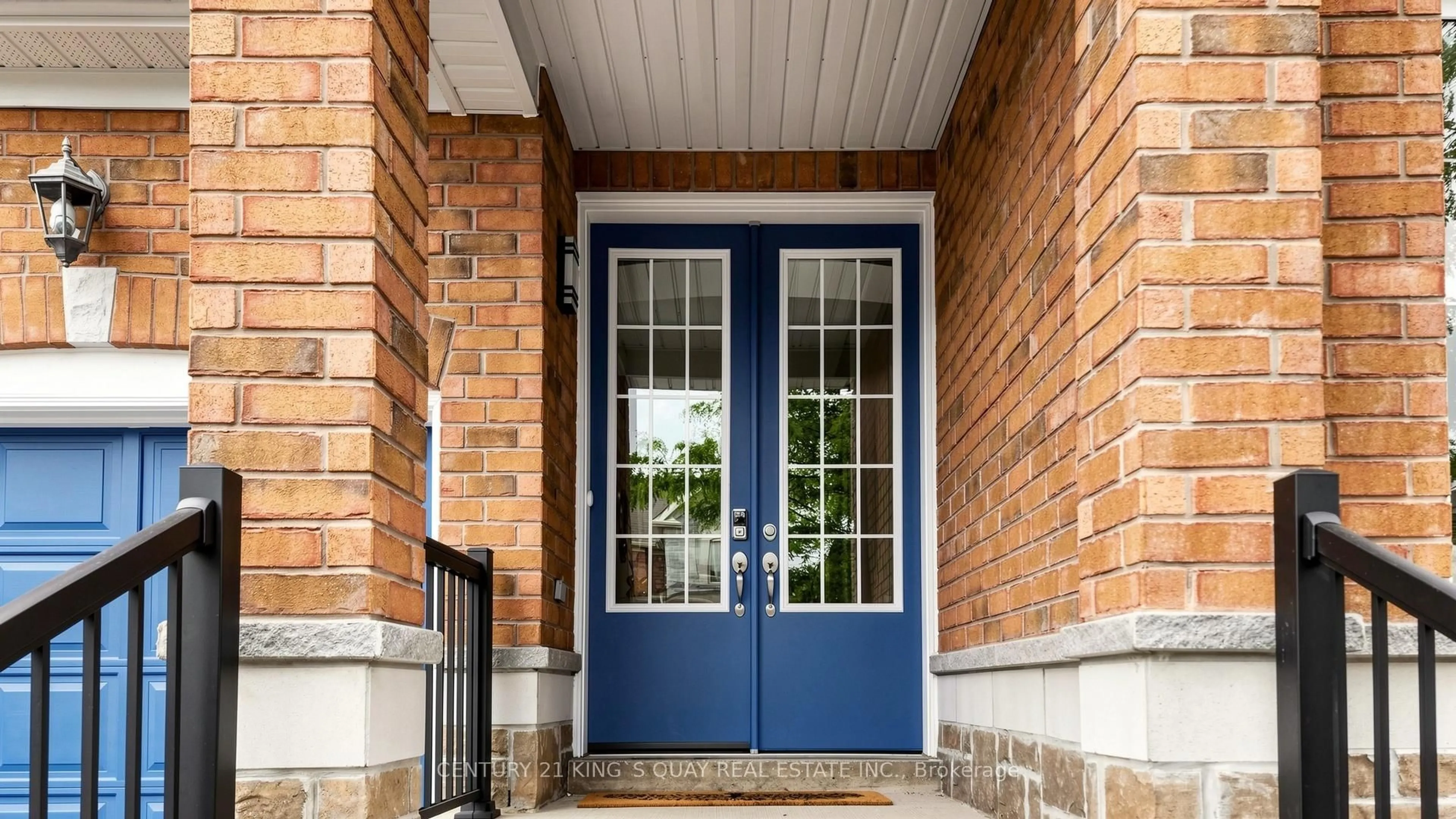 Indoor entryway for 218 Emma Broadbent Crt, Newmarket Ontario L3X 3K8