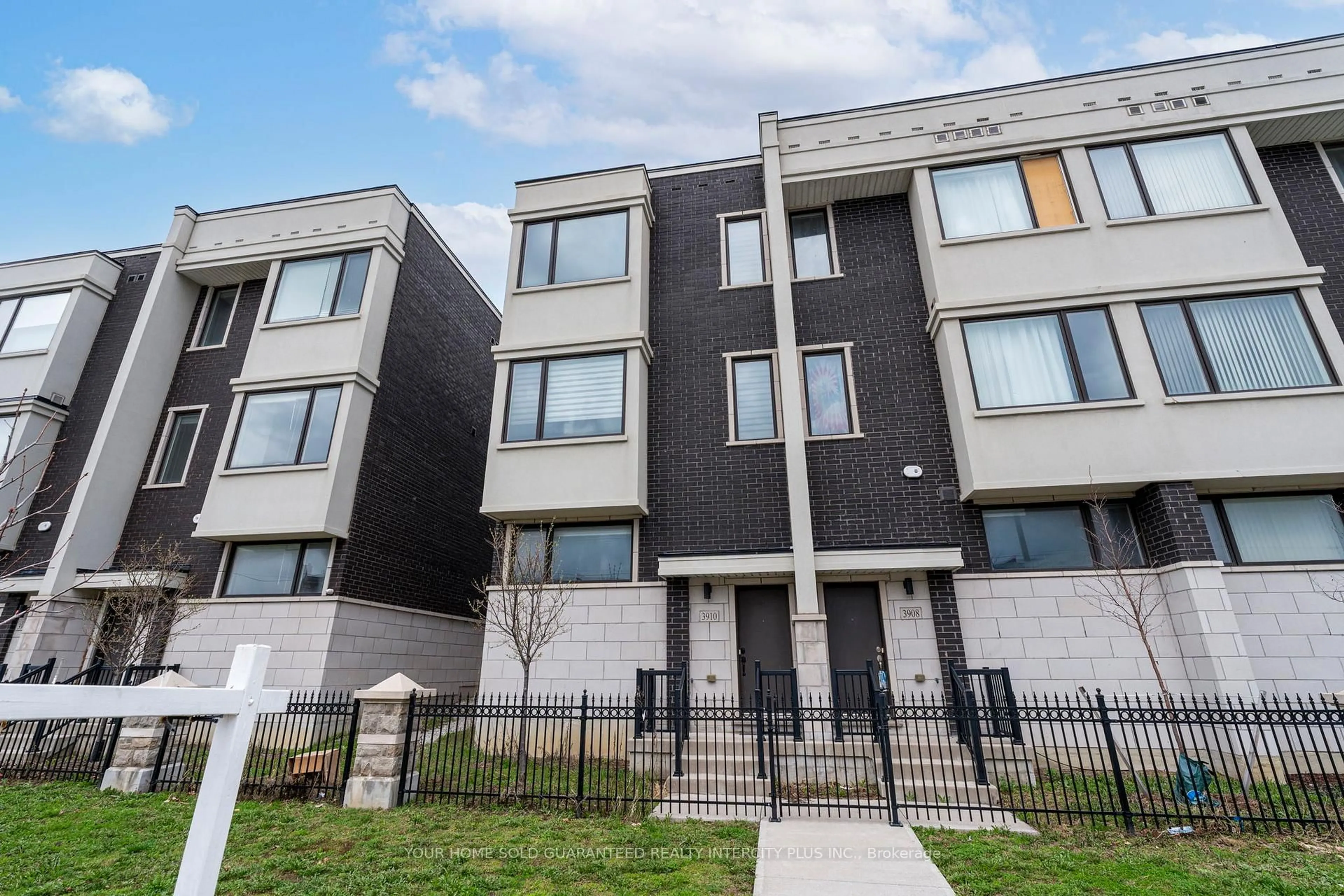 Unknown for 3910 Major Mackenzie Dr, Vaughan Ontario L4H 4R2