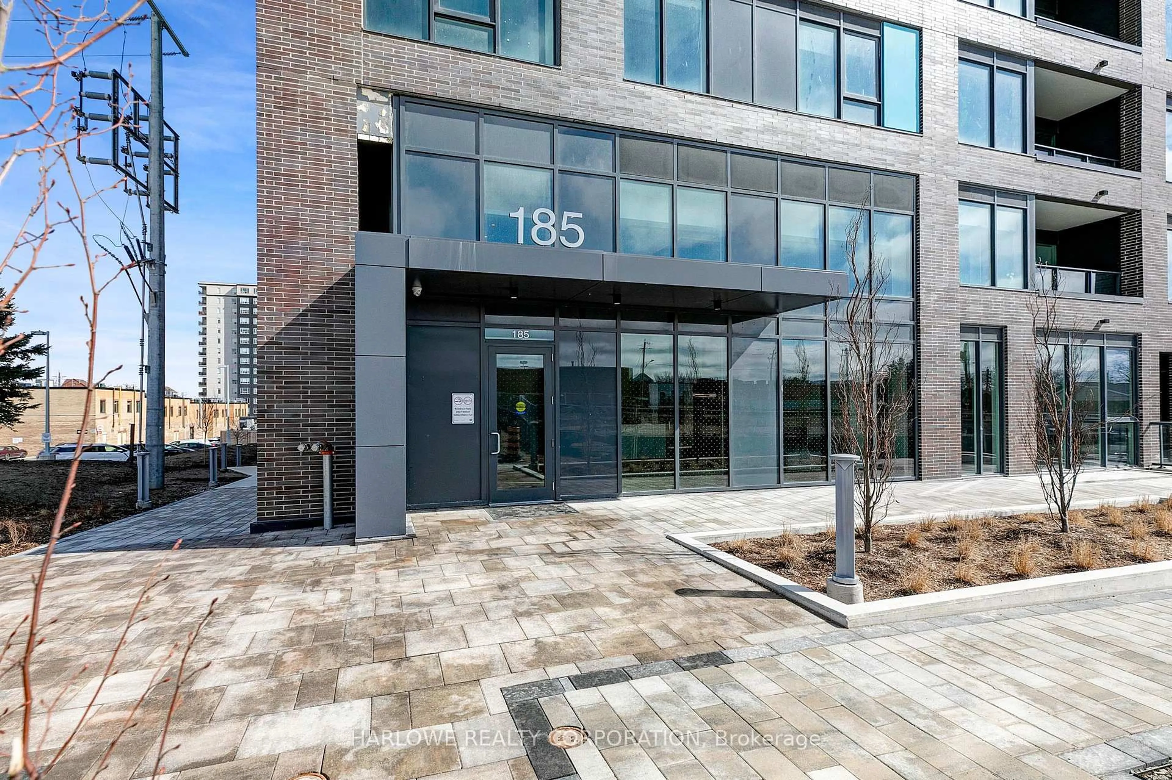 Unknown for 185 Deerfield Rd #1204, Newmarket Ontario L3Y 0G7