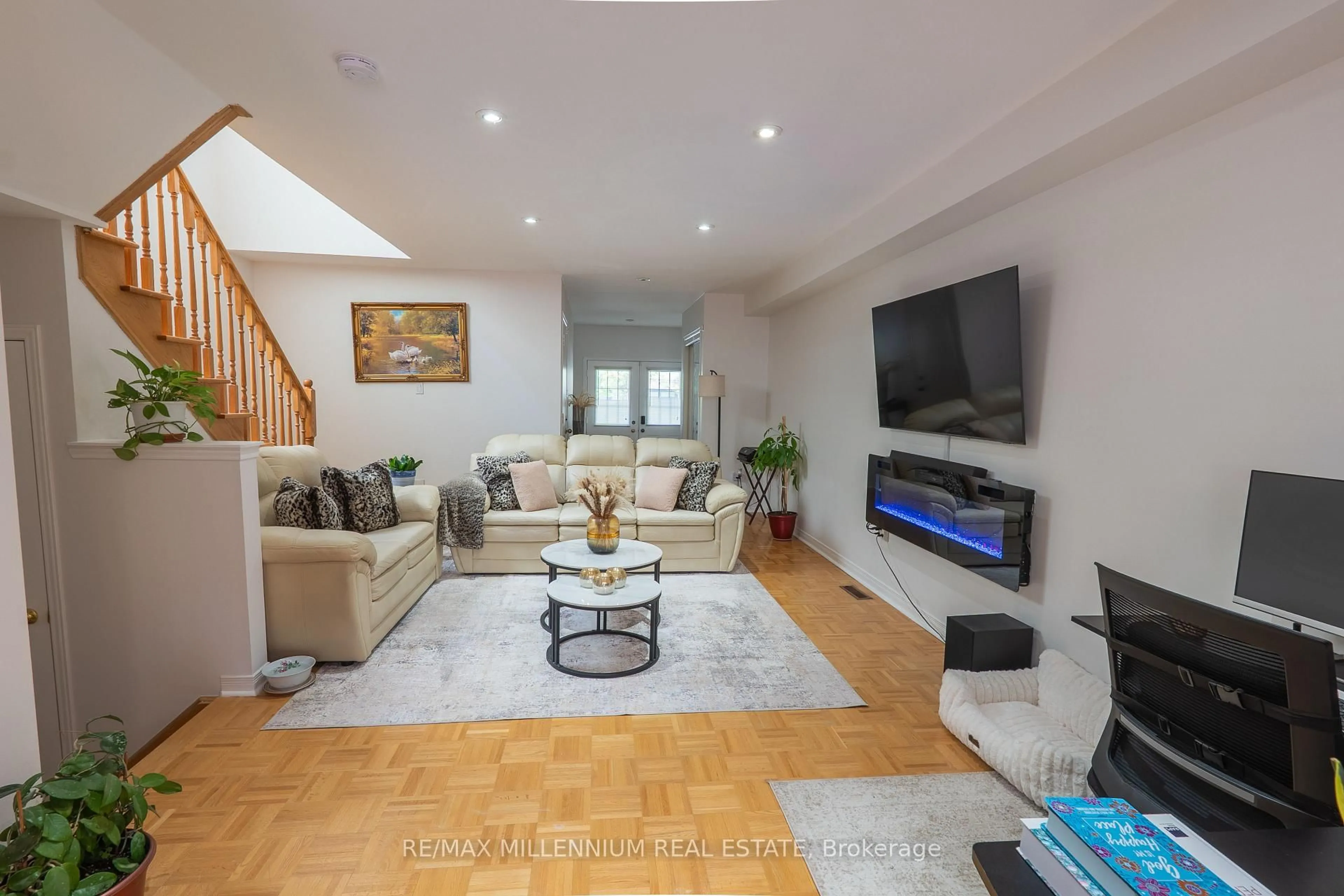 Living room with furniture, unknown for 90 Ronan Cres, Vaughan Ontario L4H 2J6