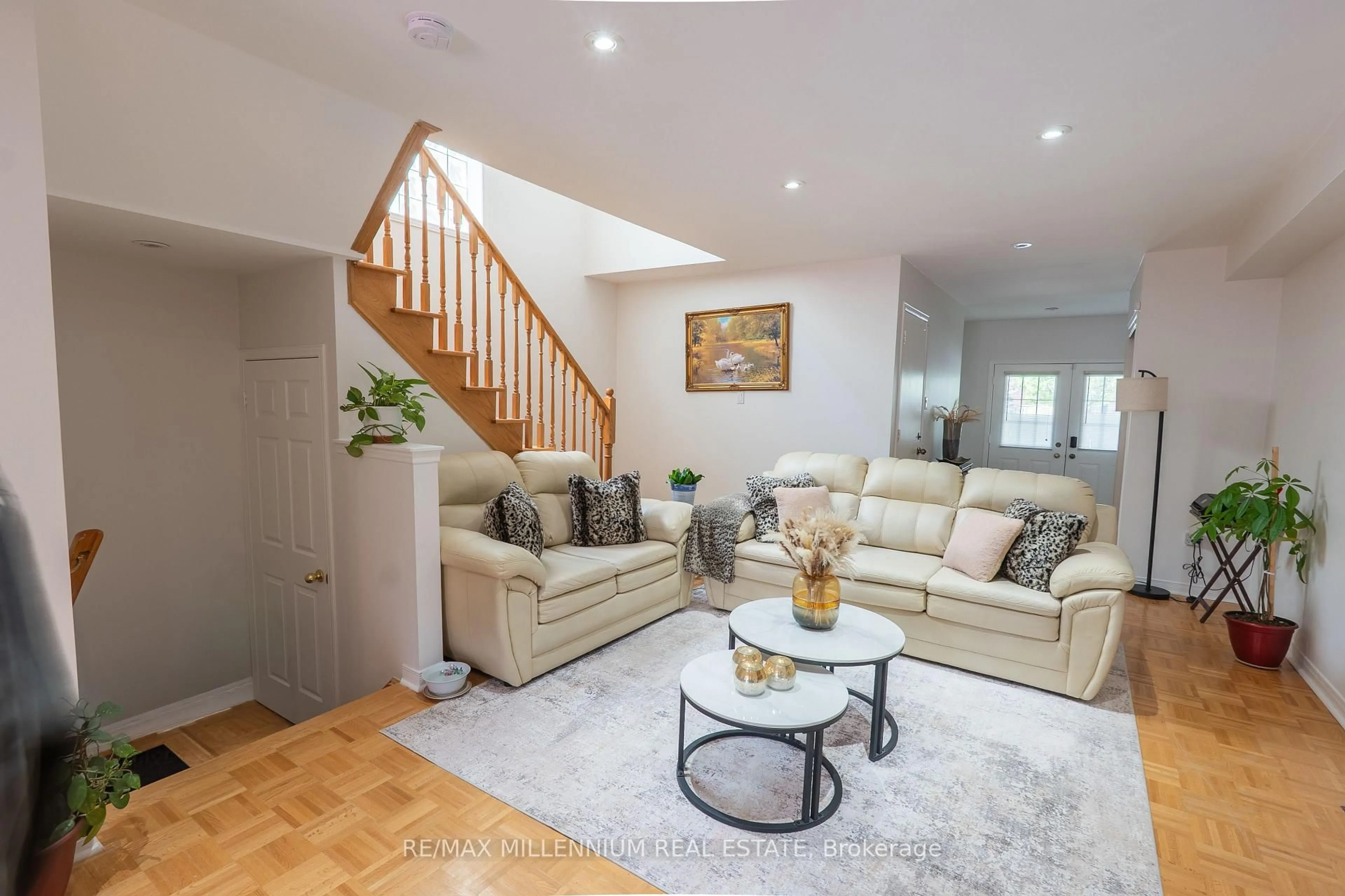 Living room with furniture, unknown for 90 Ronan Cres, Vaughan Ontario L4H 2J6