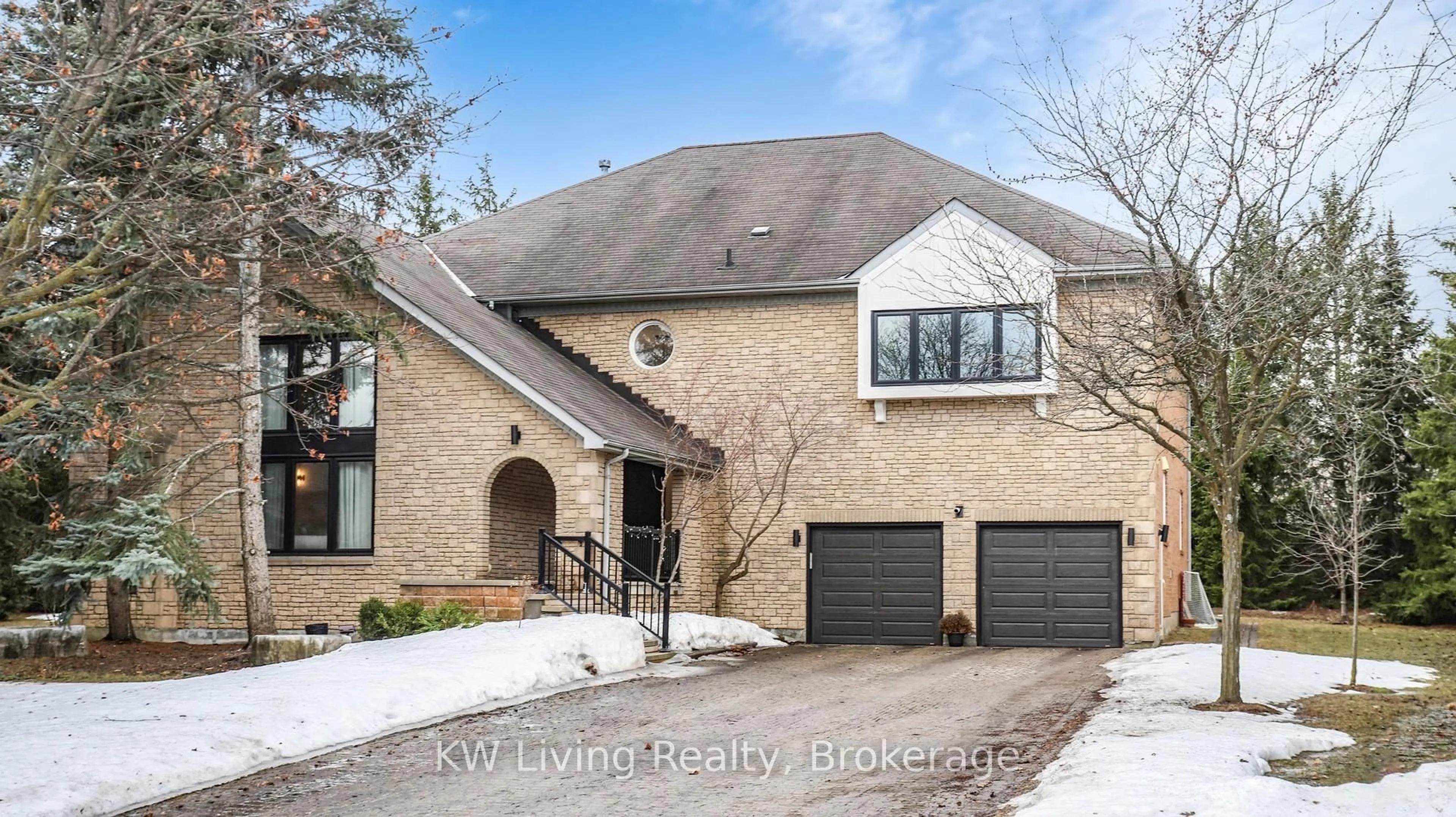 Home with brick exterior material, street for 7 Wendover Crt, Richmond Hill Ontario L4B 3G4