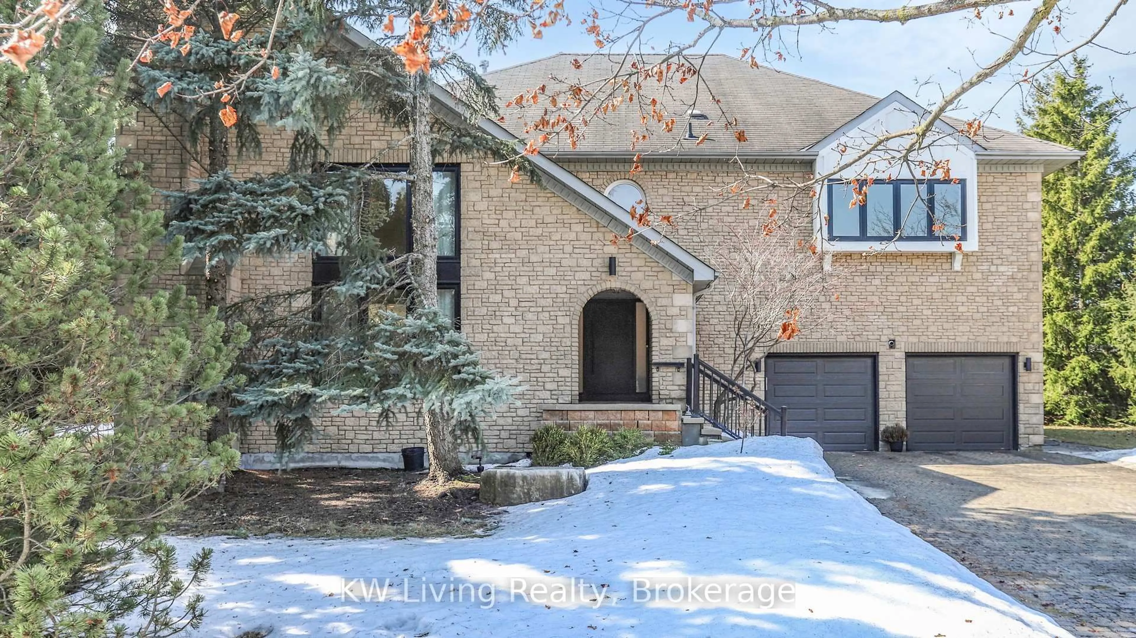 Home with brick exterior material, street for 7 Wendover Crt, Richmond Hill Ontario L4B 3G4