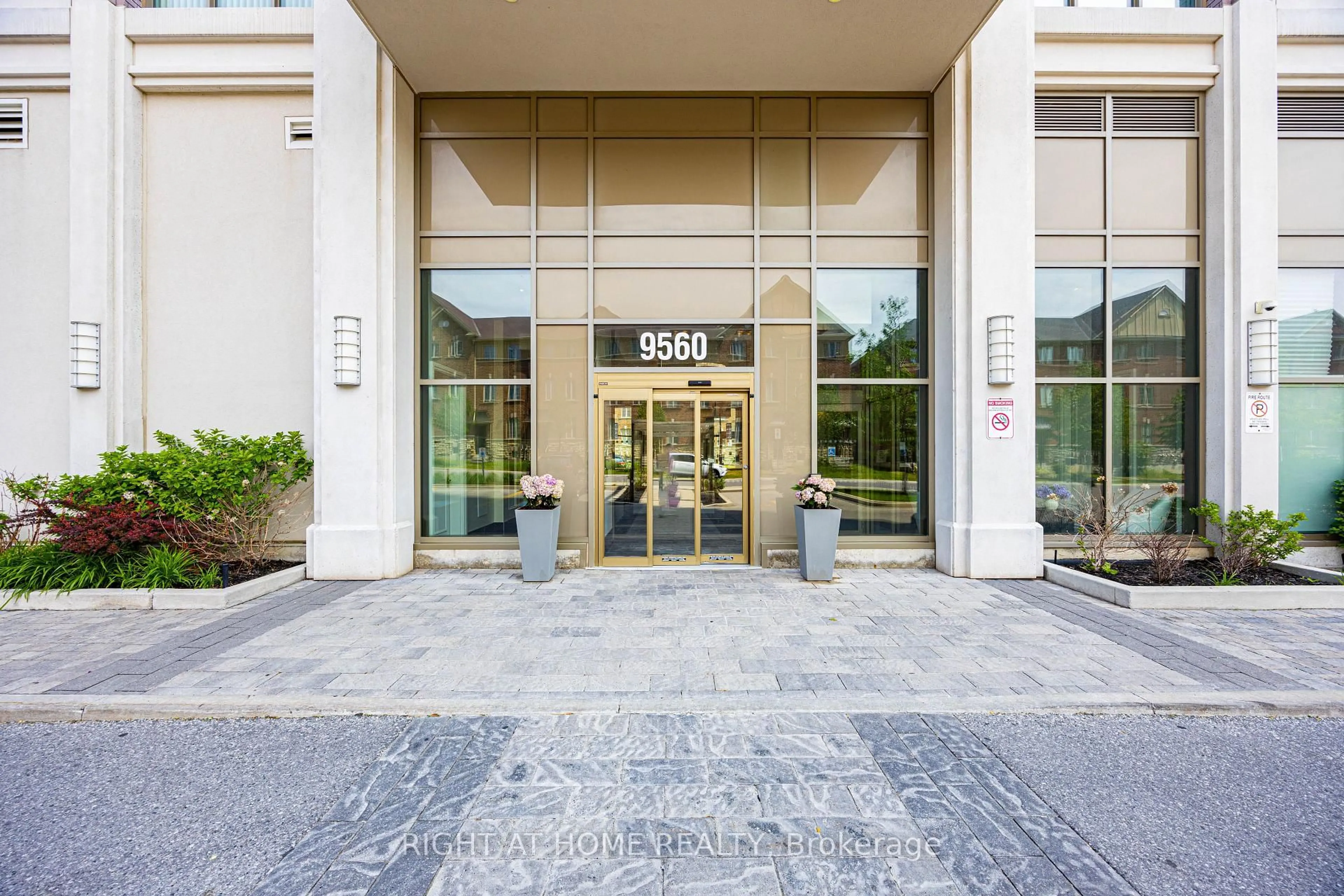 Indoor foyer for 9560 MARKHAM Rd #PH 5, Markham Ontario L6E 0T9