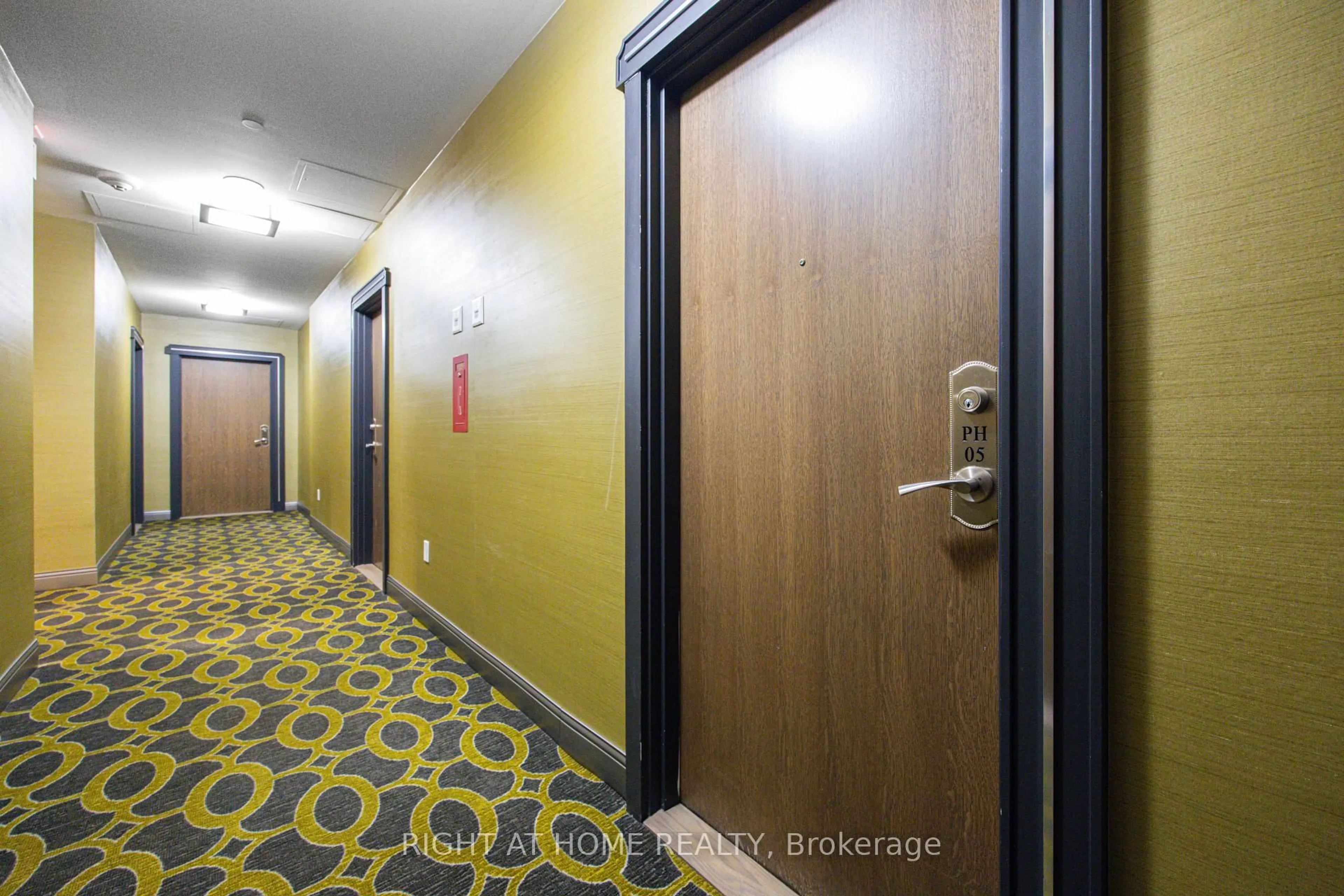 Indoor foyer for 9560 MARKHAM Rd #PH 5, Markham Ontario L6E 0T9