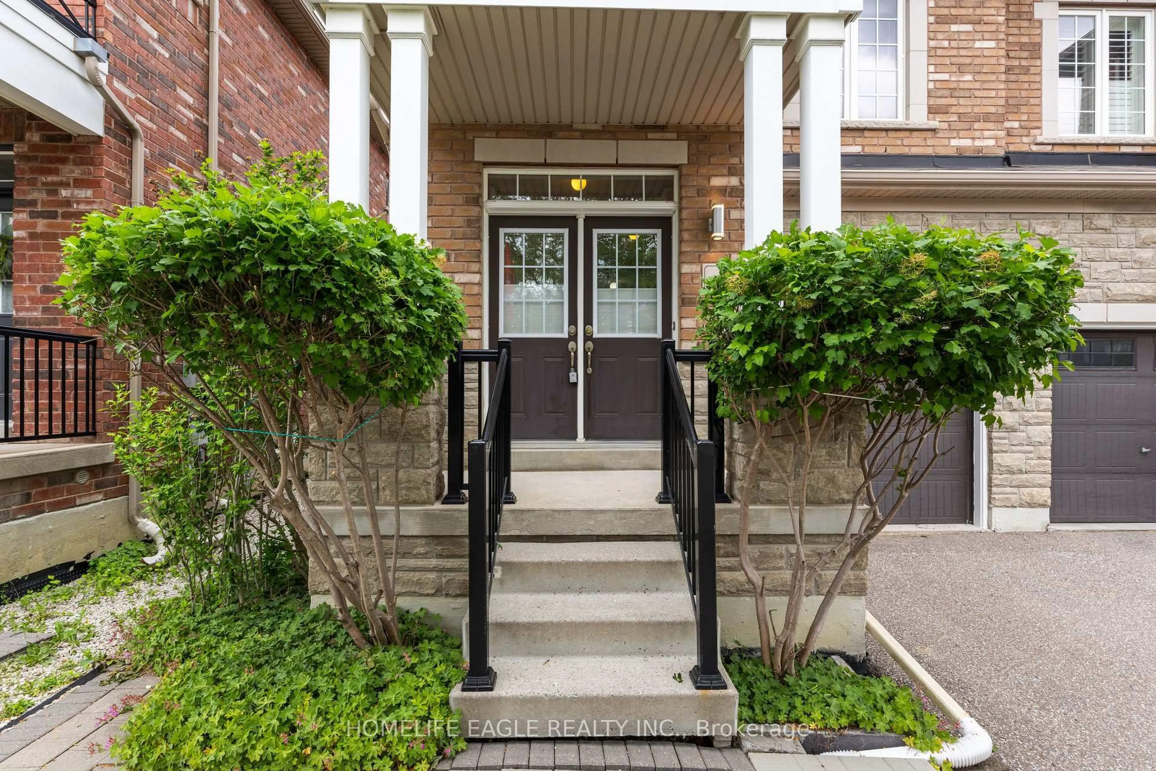Indoor entryway for 19 Gentile Circ, Vaughan Ontario L4H 3N3
