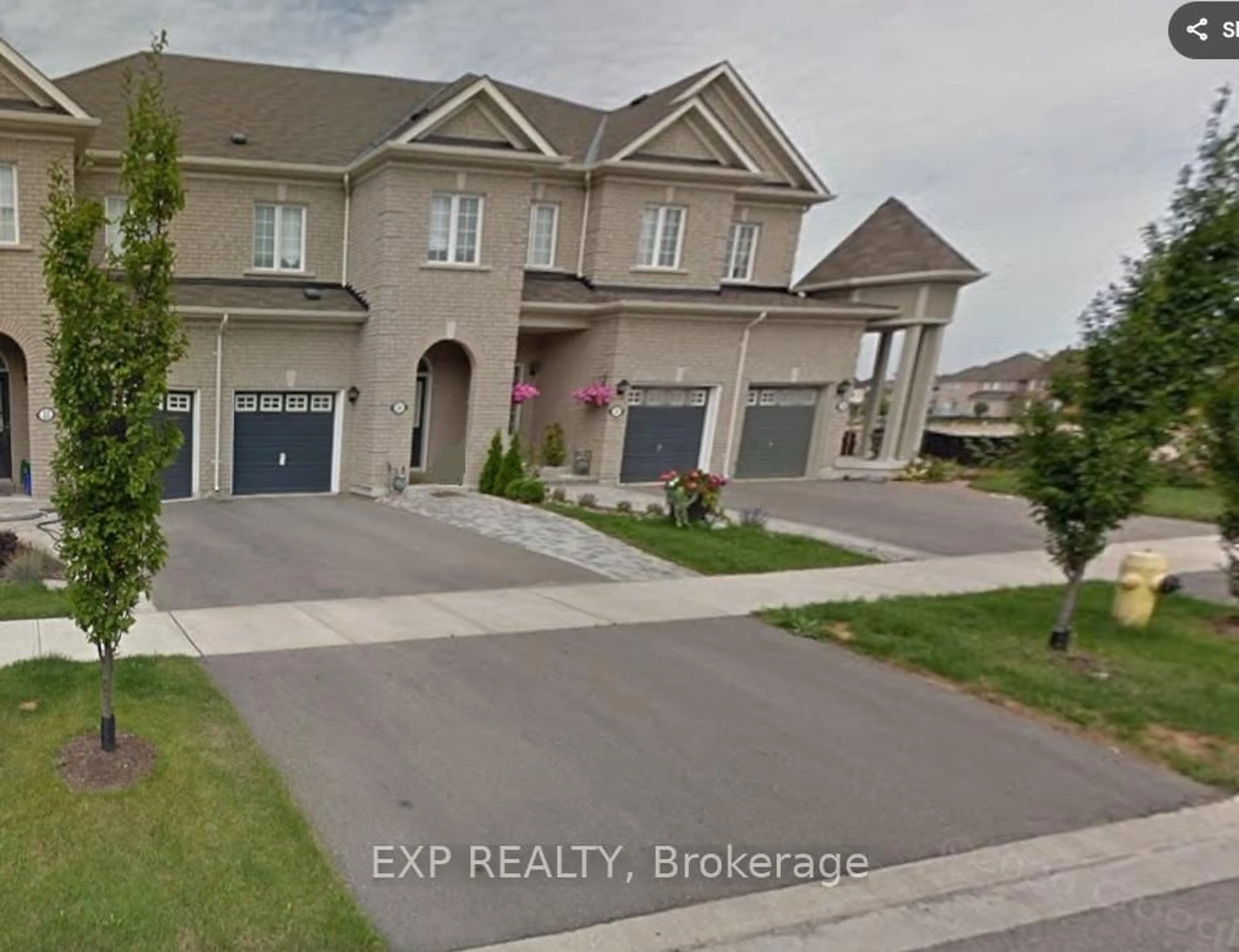 A pic from outside/outdoor area/front of a property/back of a property/a pic from drone, street for 24 Williams St, Markham Ontario L6C 0C2