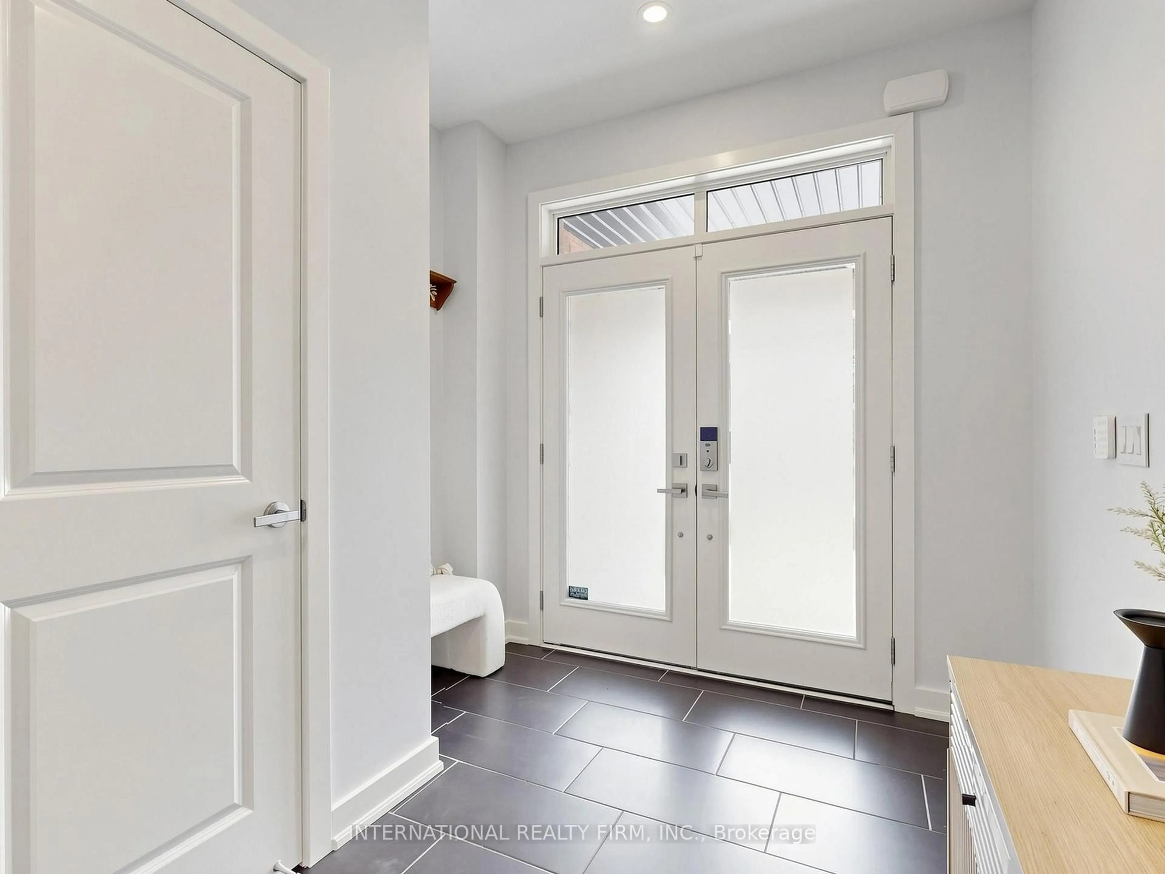 Indoor entryway for 147 Dariole Dr, Richmond Hill Ontario L4E 0Y9