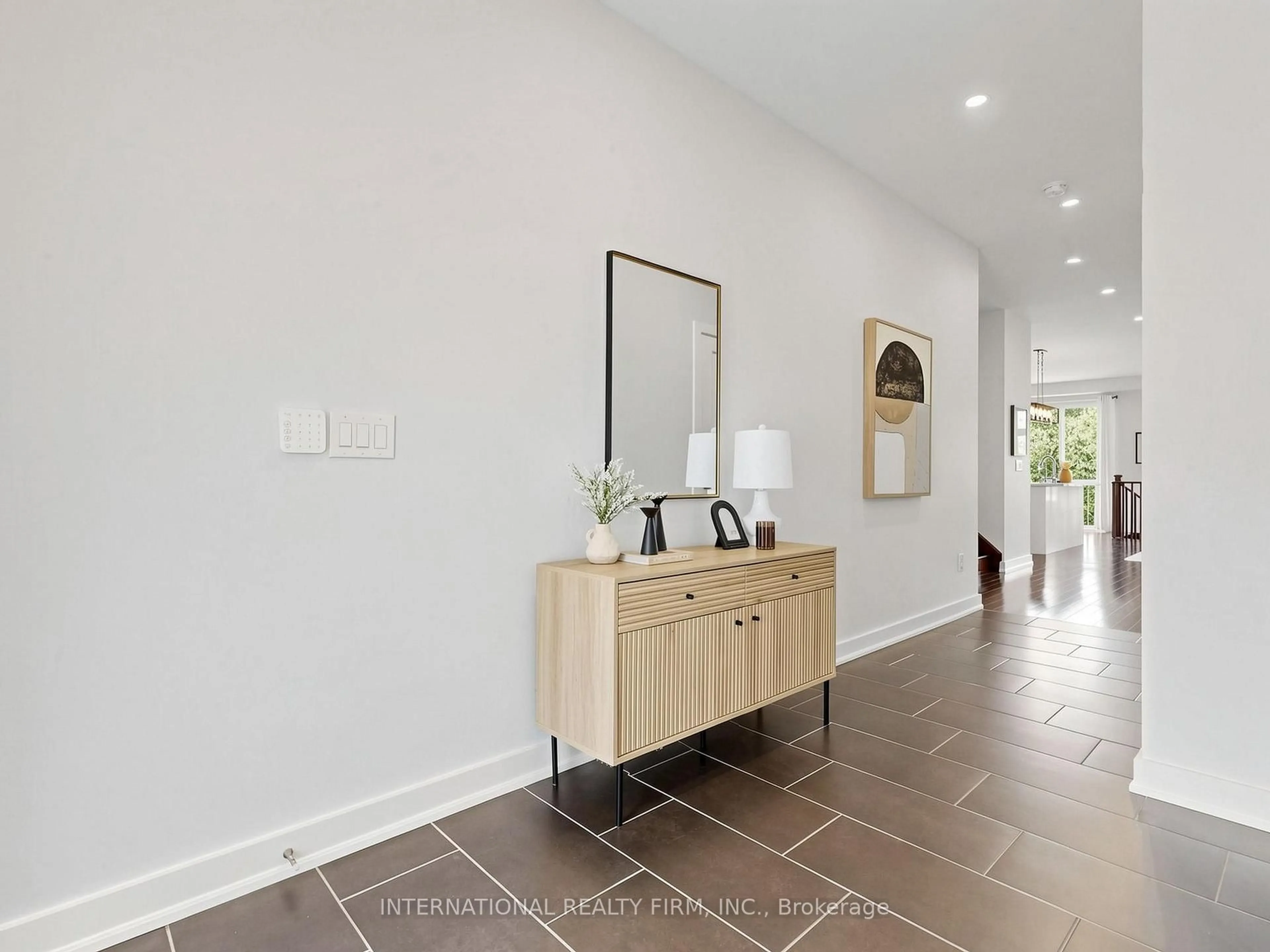 Indoor entryway for 147 Dariole Dr, Richmond Hill Ontario L4E 0Y9