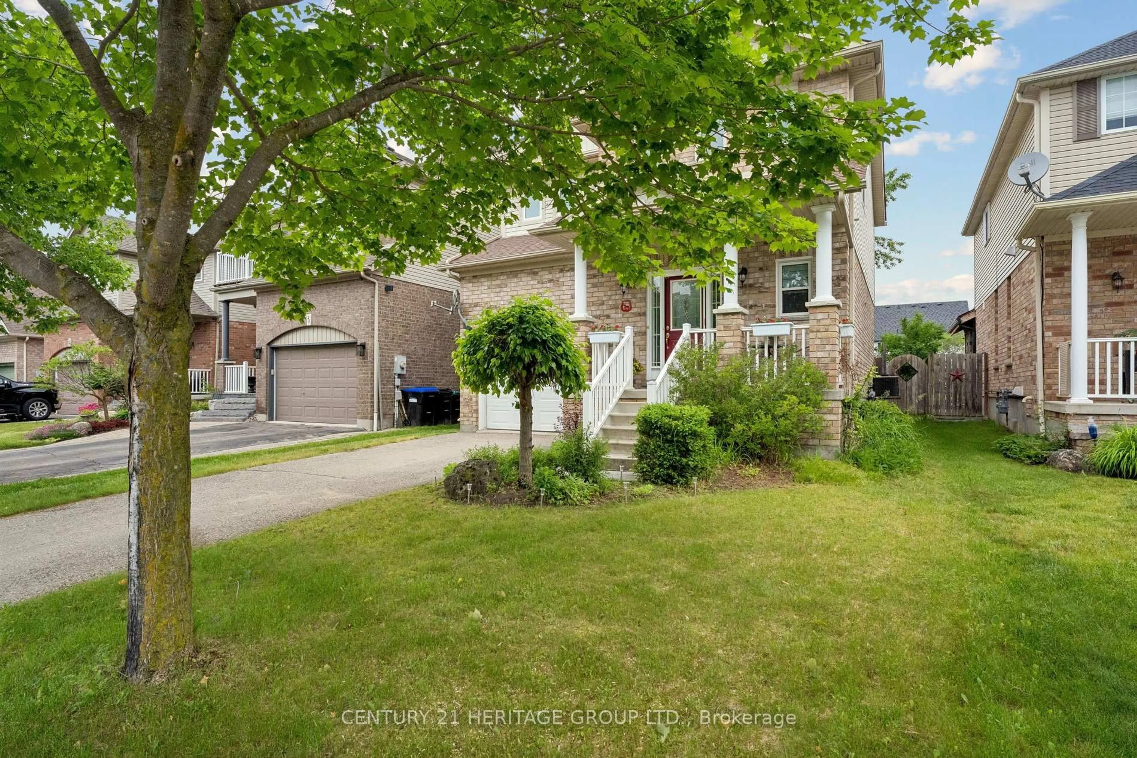 A pic from outside/outdoor area/front of a property/back of a property/a pic from drone, street for 50 Wallace St, New Tecumseth Ontario L9R 2G5