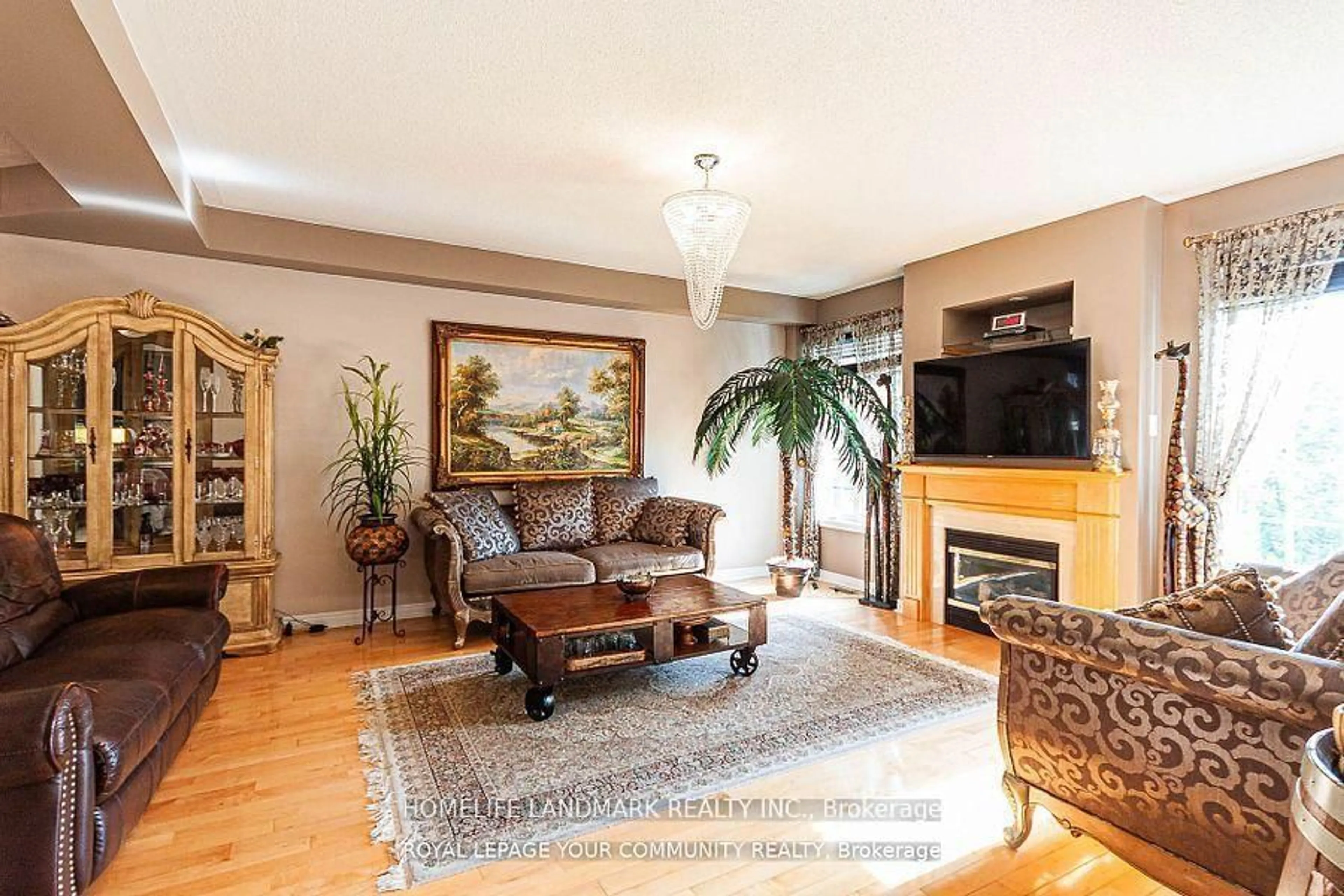 Living room with furniture, unknown for 111 Deerwood Cres, Richmond Hill Ontario L4E 4B3