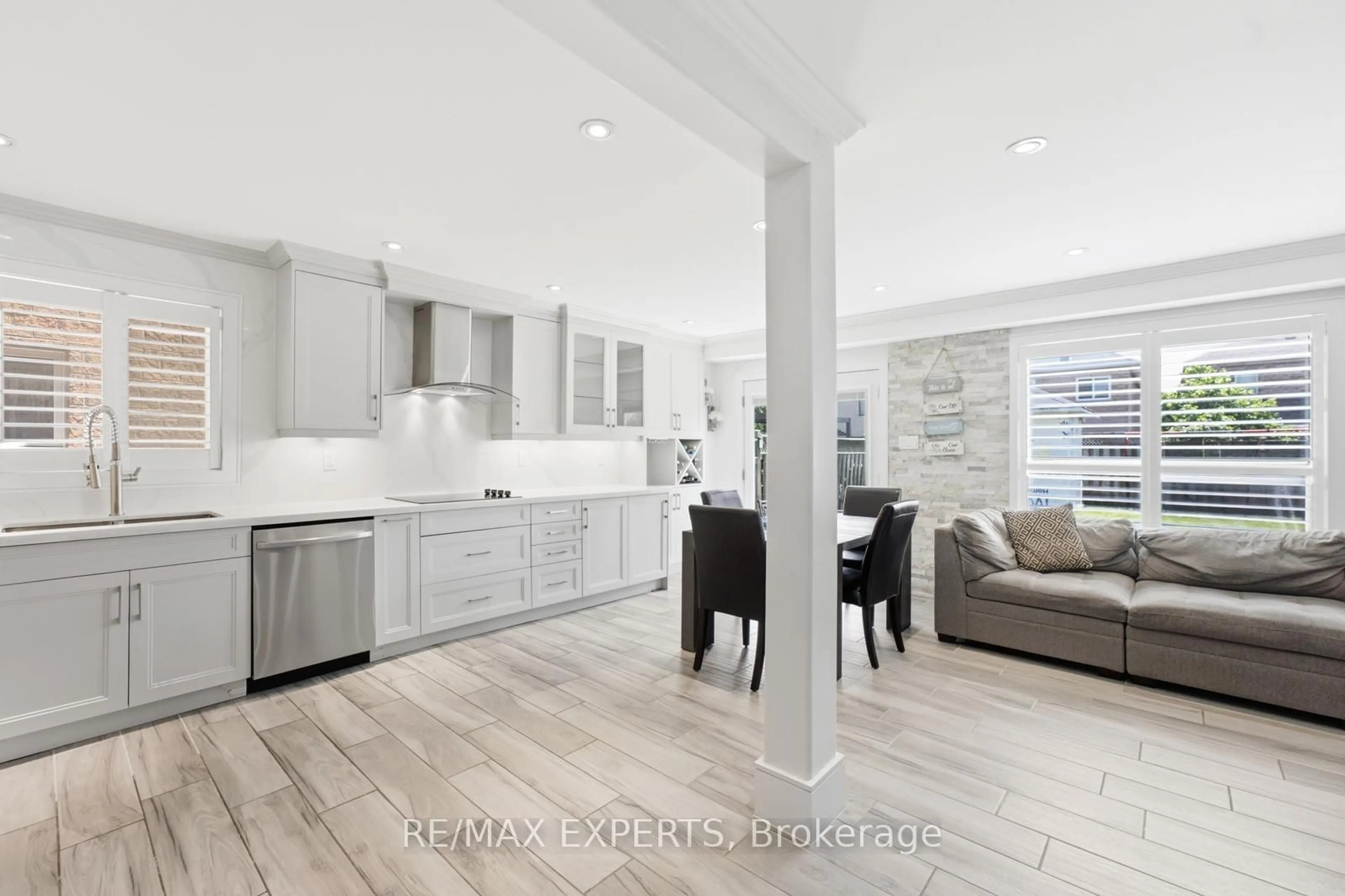 Open concept kitchen, ceramic/tile floor for 67 Seafield Rd, Vaughan Ontario L6A 2H5