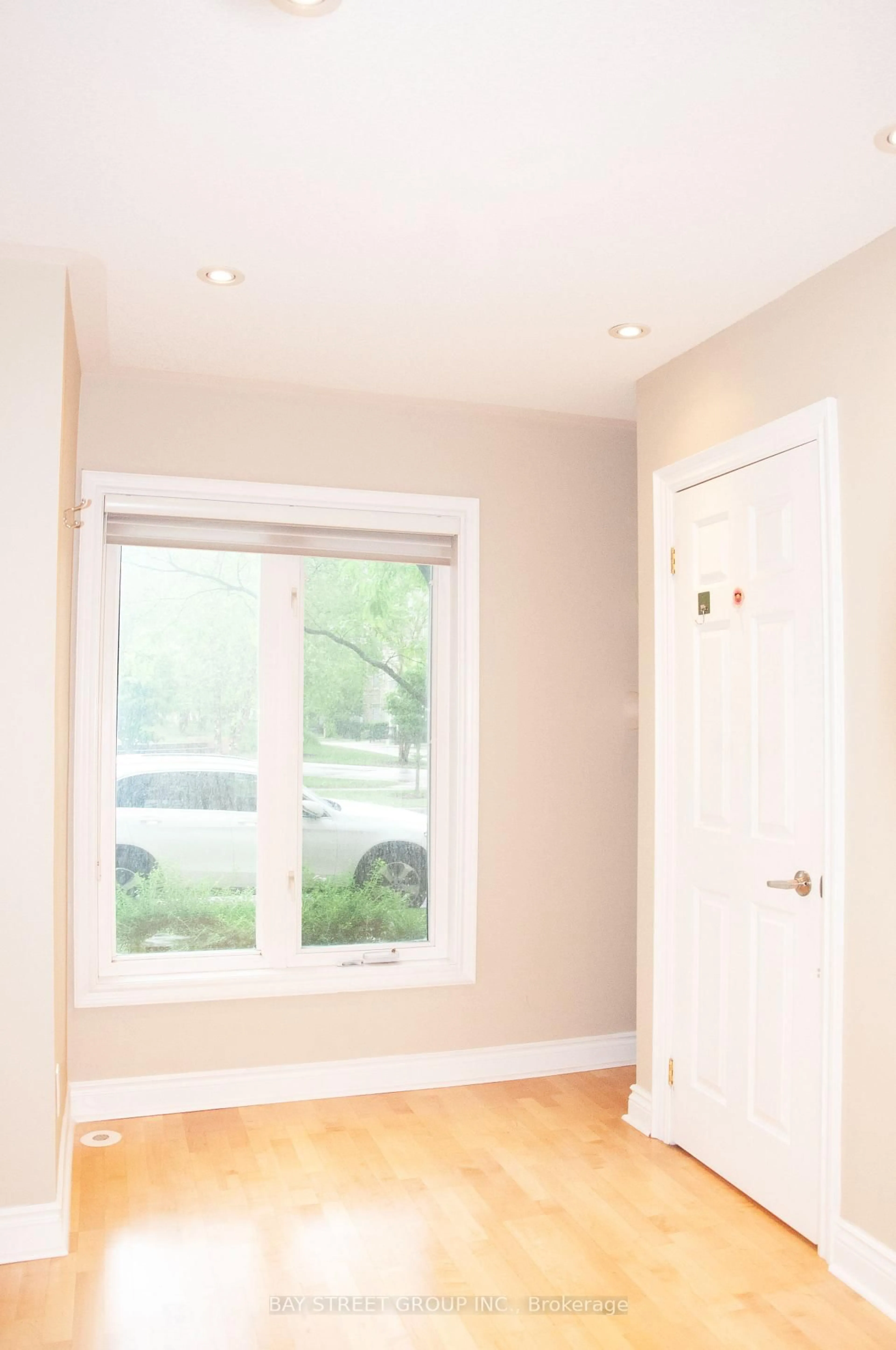 Indoor entryway for 57 Galleria Pkwy, Markham Ontario L3T 0A3