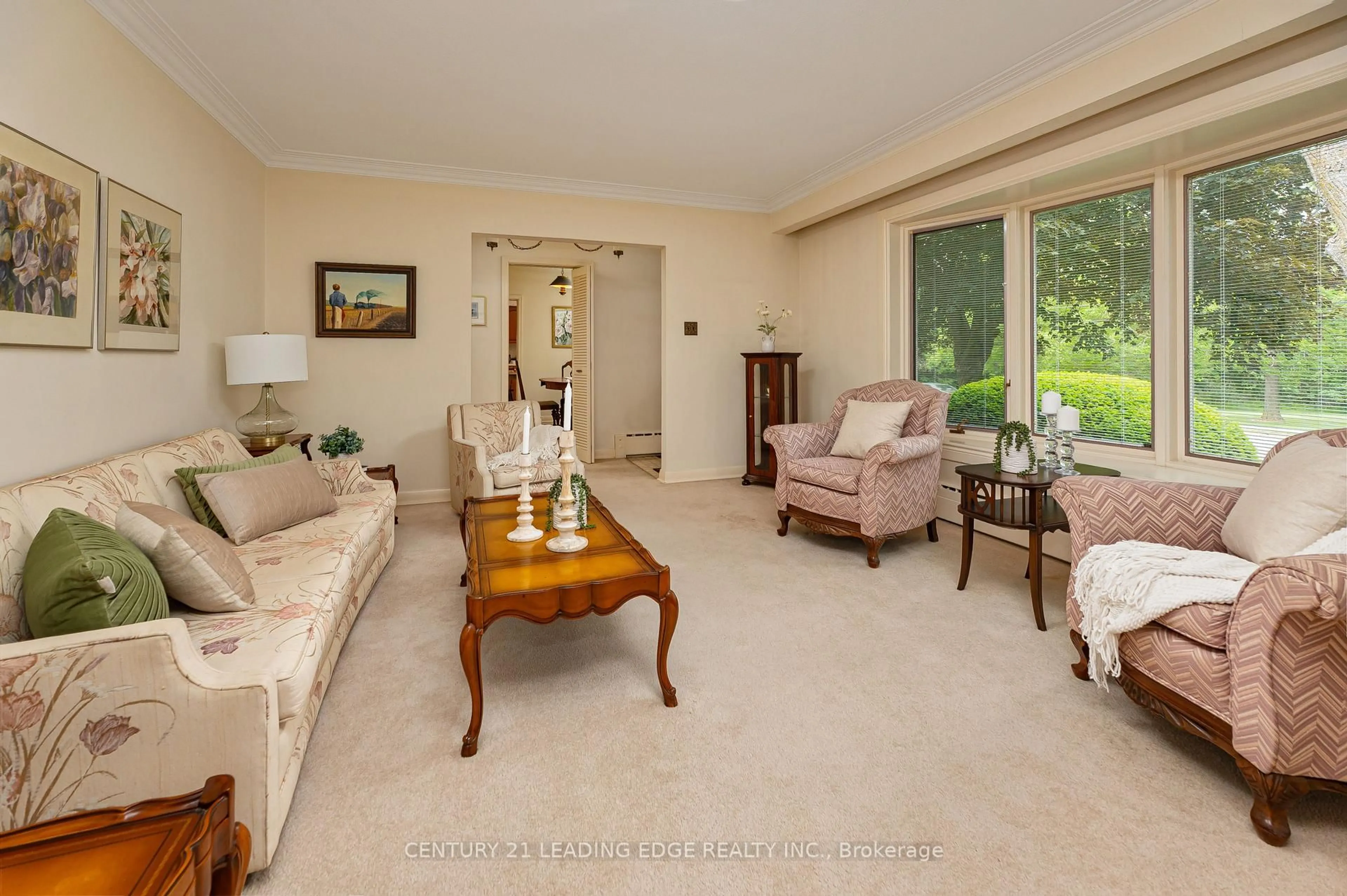 Living room with furniture, unknown for 6 Paramount Rd, Markham Ontario L3P 2V8