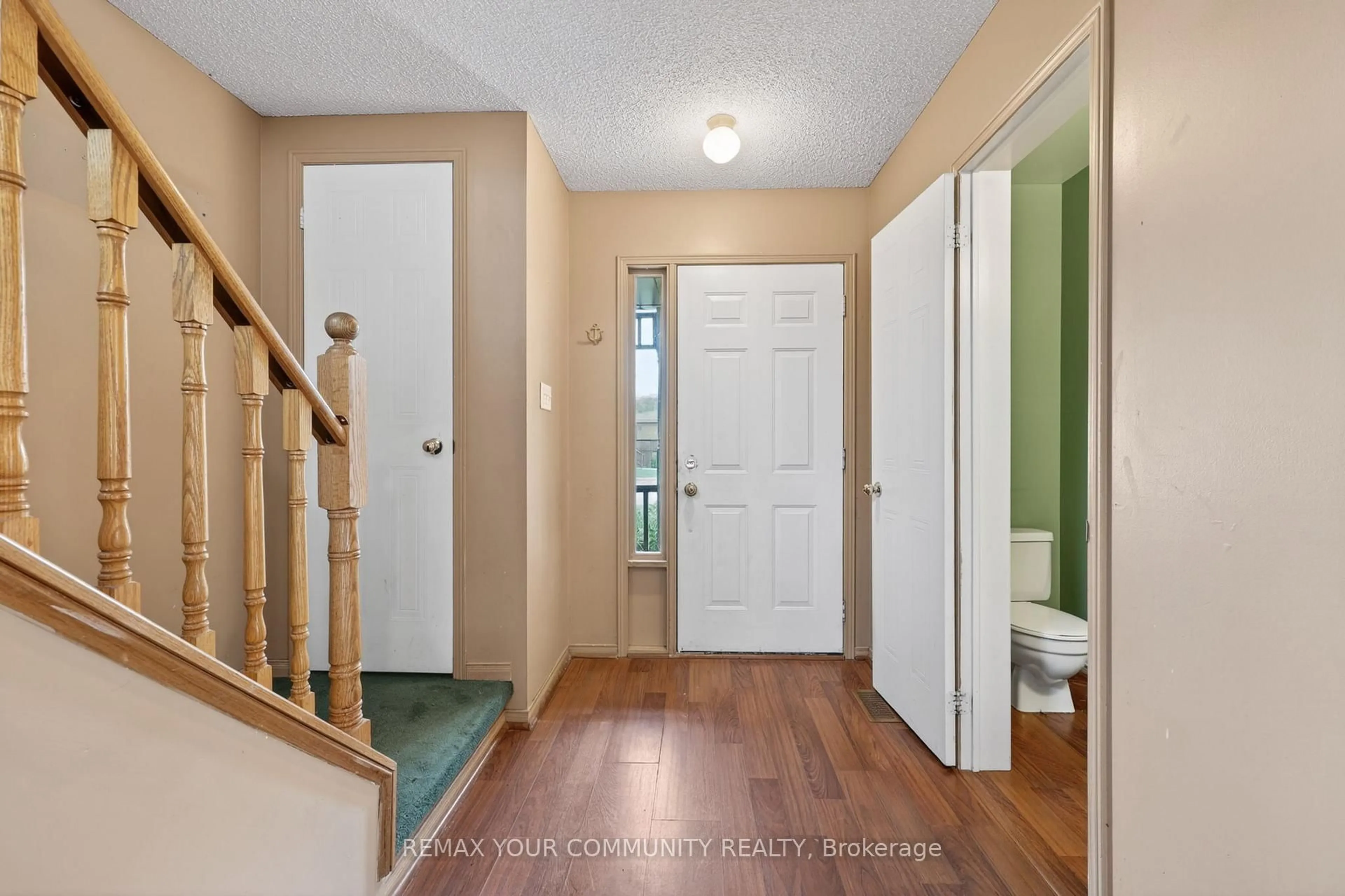Indoor entryway for 82 Ondrey St, Bradford West Gwillimbury Ontario L3Z 2W9