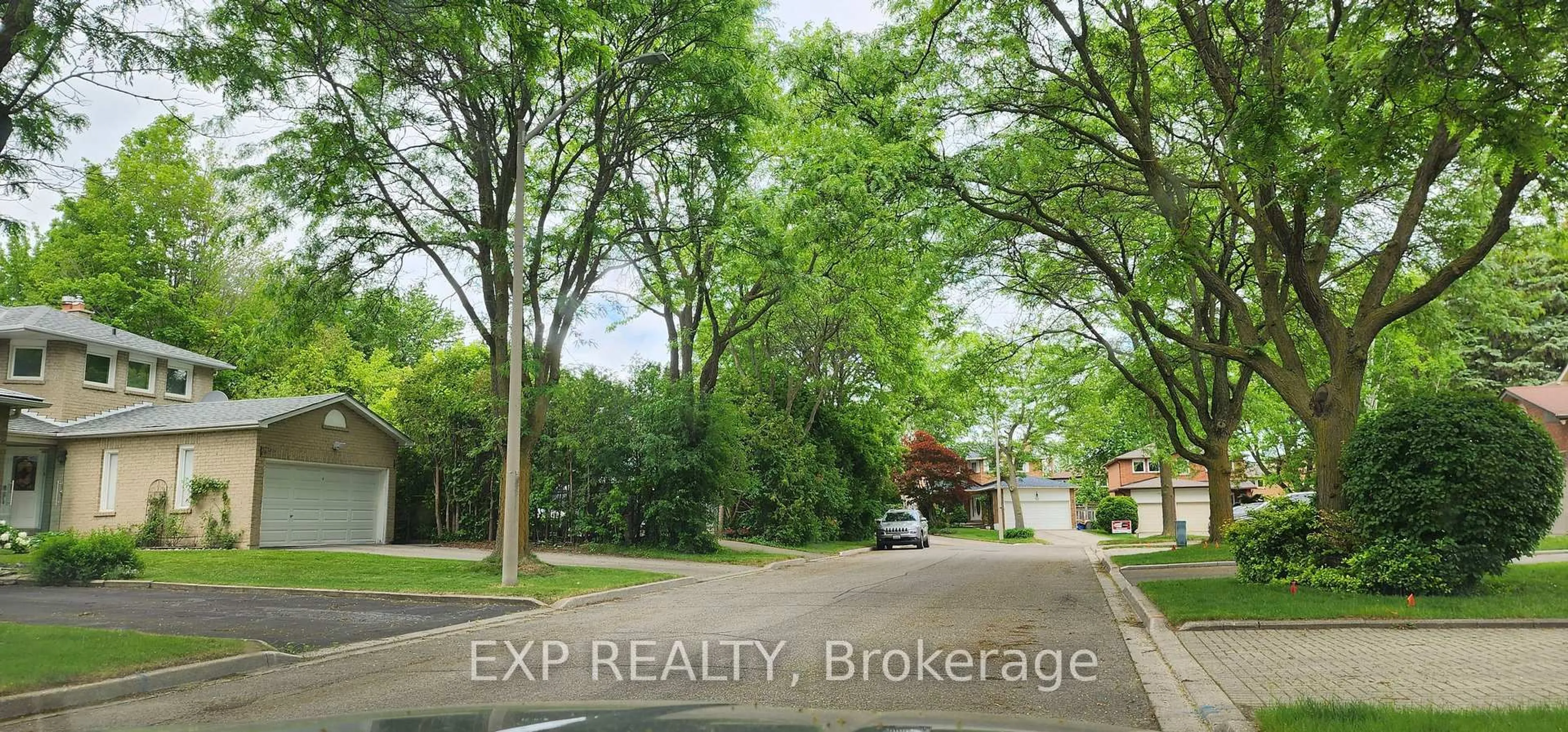 Blurry image for 39 Timbermill Cres, Markham Ontario L3P 6W8