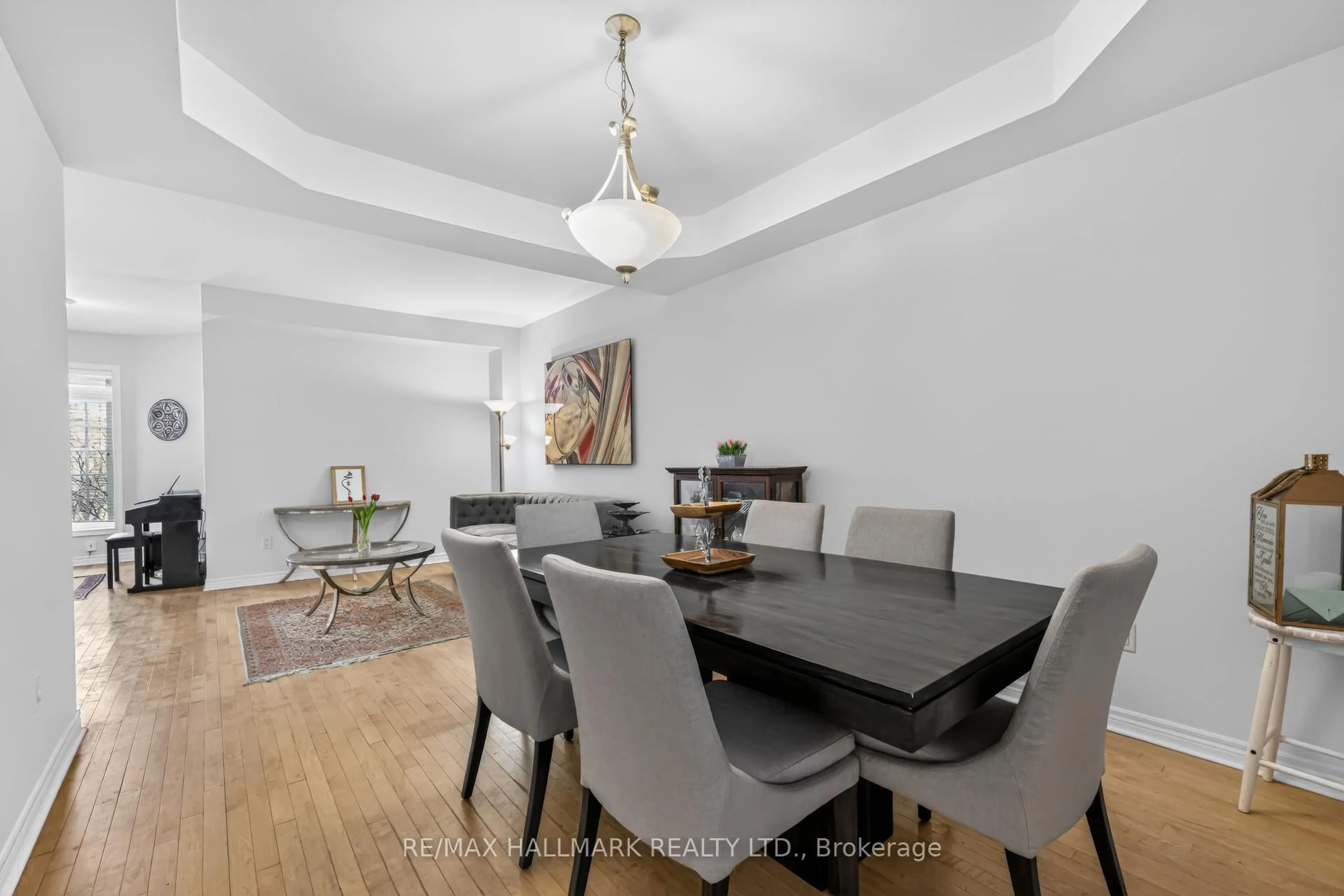 Dining room, unknown for 76 Westbury Crt, Richmond Hill Ontario L4S 2L2